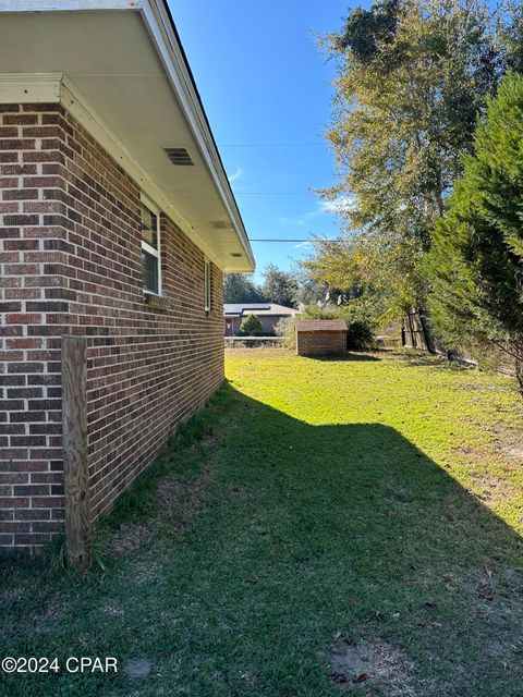 A home in Marianna