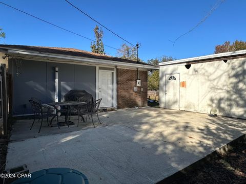 A home in Marianna