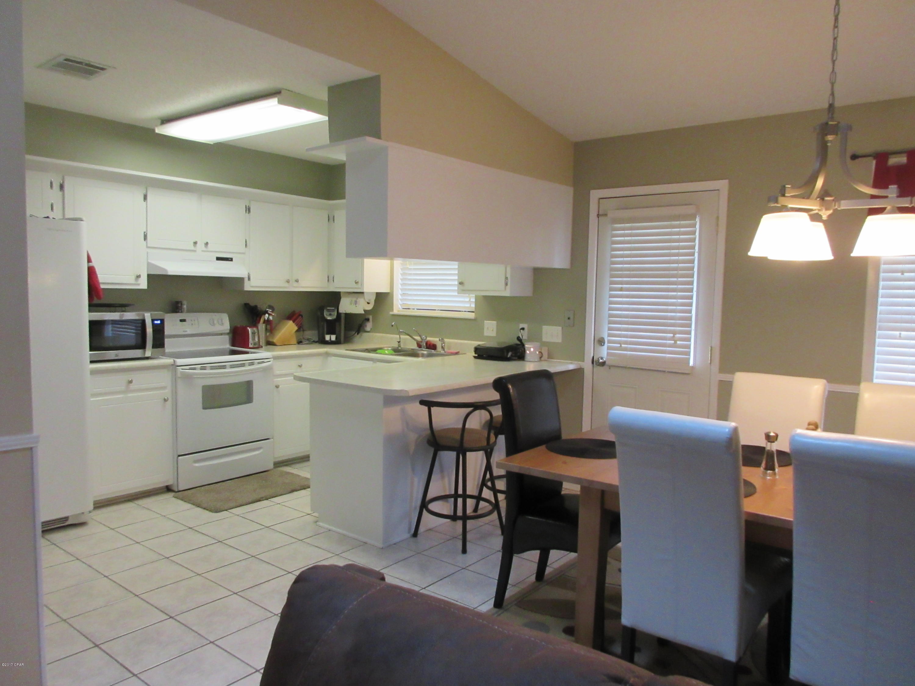 Venetian Villa 1st Add Replat - Residential