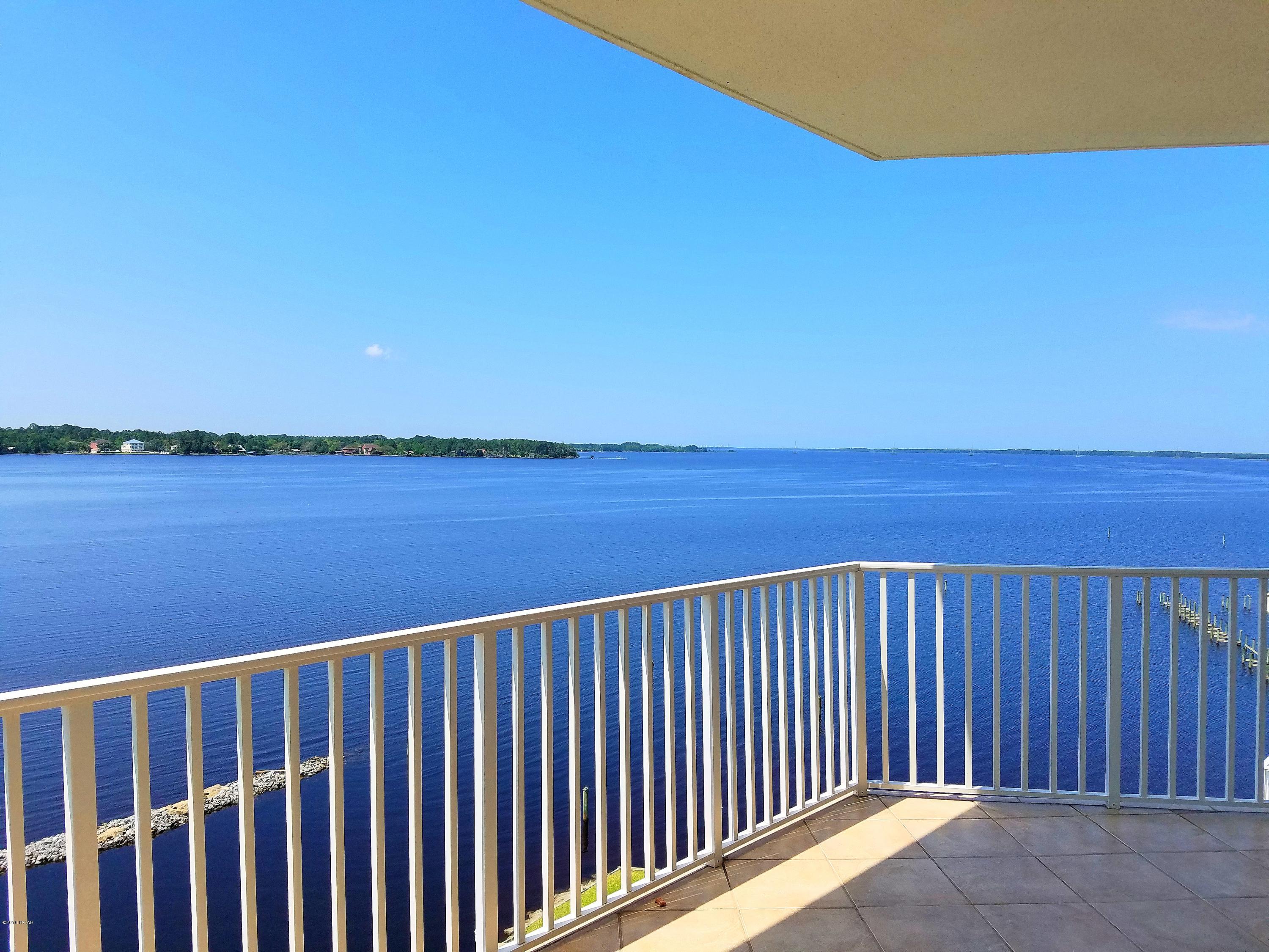 Marina Bay Condo - Residential