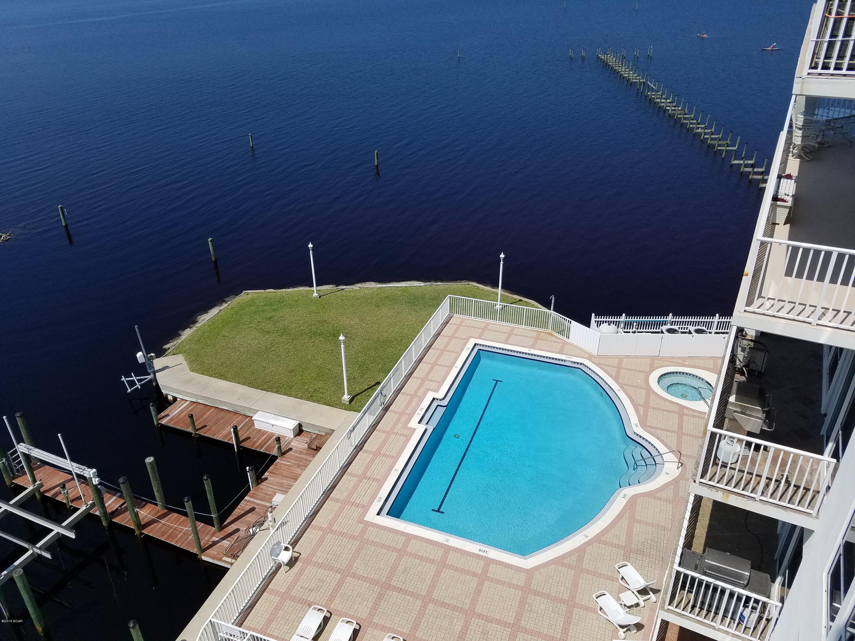 Marina Bay Condo - Residential