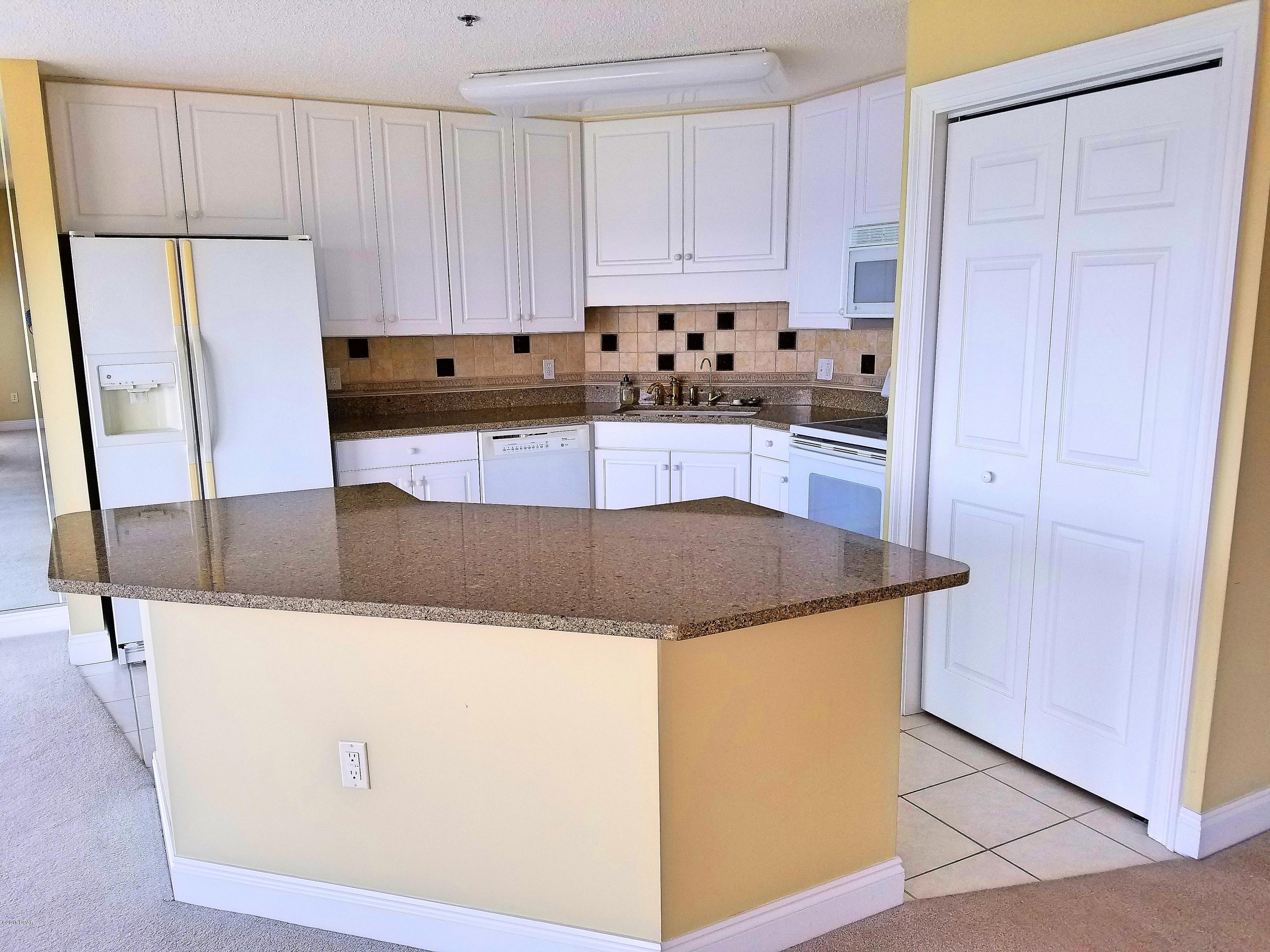 Marina Bay Condo - Residential