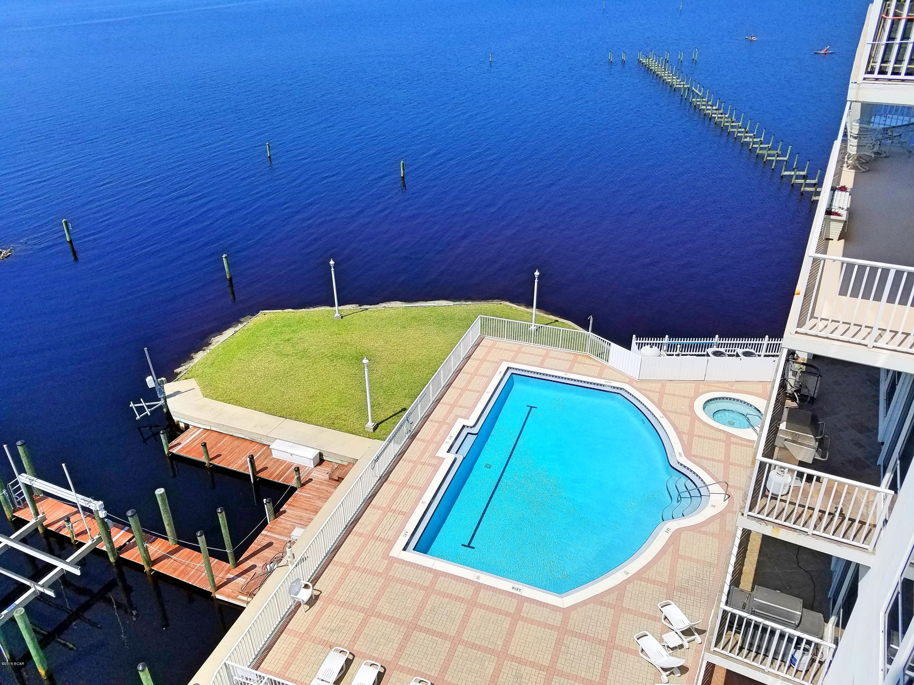 Marina Bay Condo - Residential