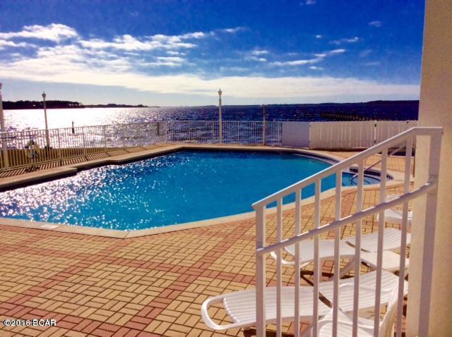 Marina Bay Condo - Residential