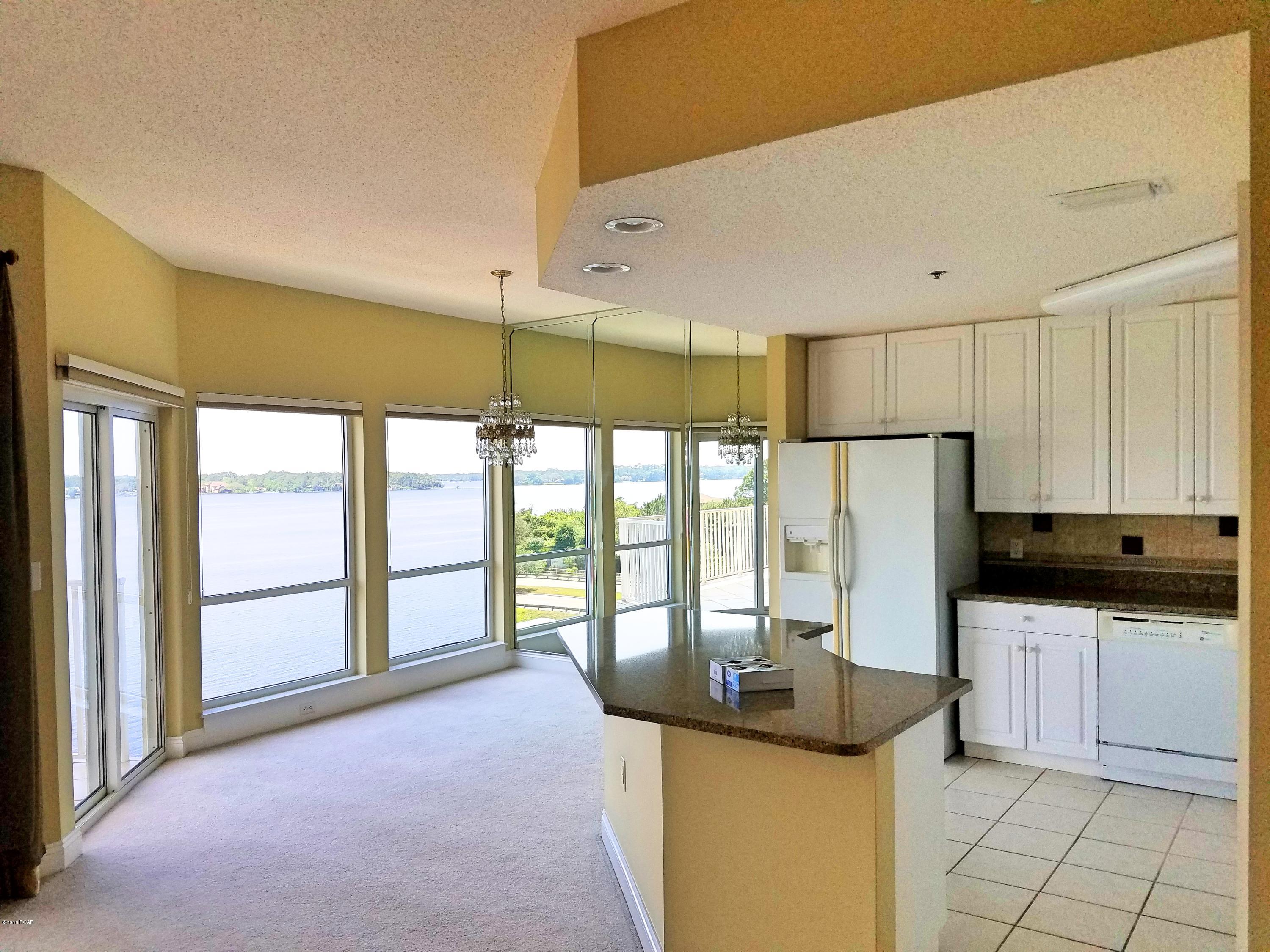 Marina Bay Condo - Residential