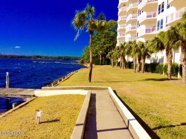 Marina Bay Condo - Residential