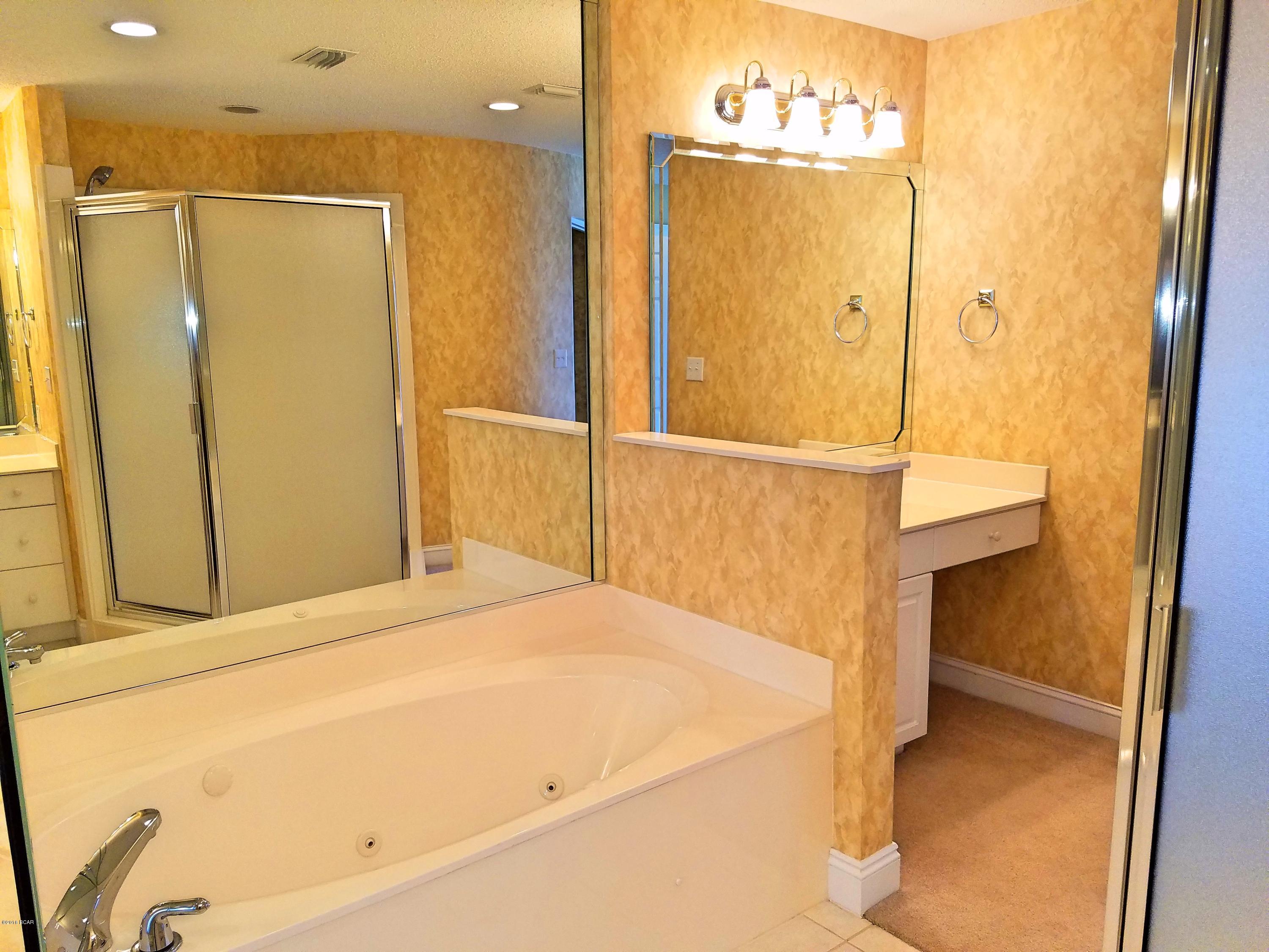 Marina Bay Condo - Residential