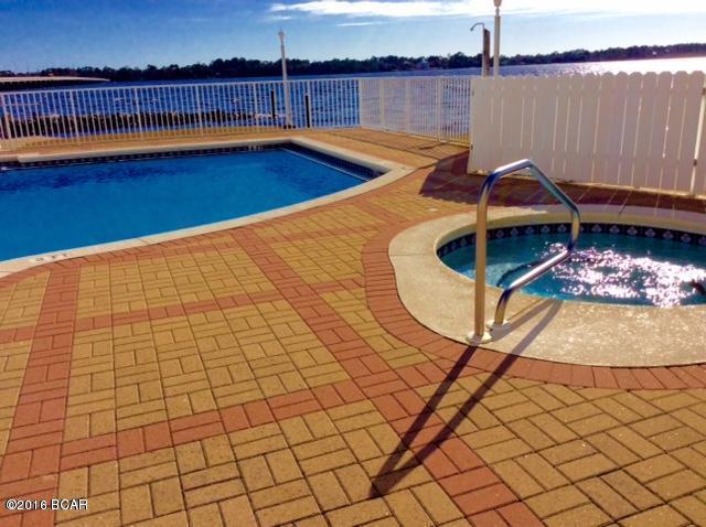 Marina Bay Condo - Residential