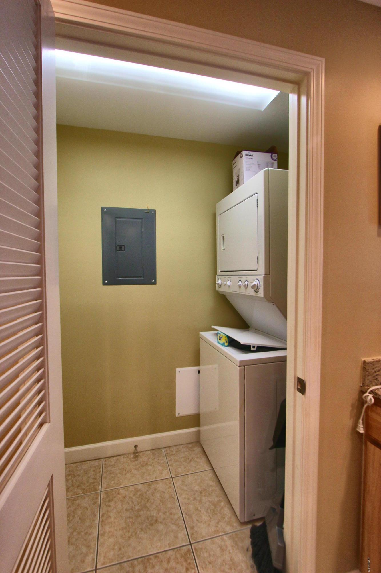 Splash Condo - Residential