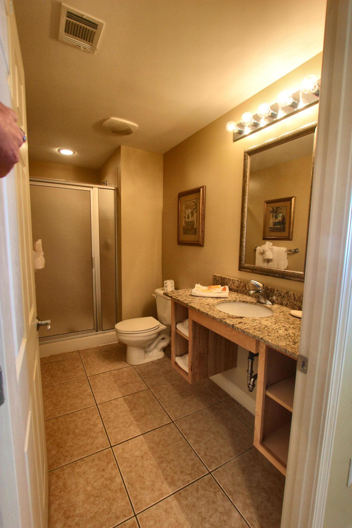 Splash Condo - Residential