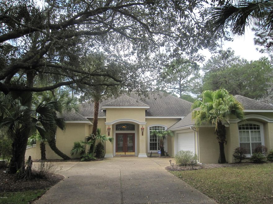 This Preserve home has a wonderful floor plan and is located on a cul-de-sac.