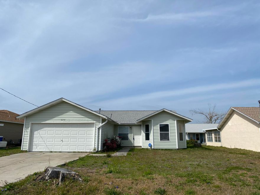 CURRENTLY UNDER CONTRACT, SELLER ACCEPTING BACKUP OFFERS - Recently renovated 3 bedroom 2 bath home centrally located in Callaway close to Tyndall Air Force Base, restaurants and shopping.  The home offers large rooms and a split bedroom floor plan.  Recent updates include new carpet in all bedrooms, newer kitchen cabinets and counters/tops, newer appliances and newer HVAC.  Call to see today!