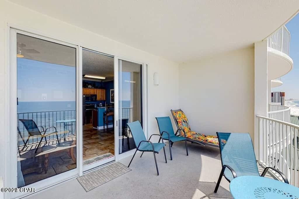 Twin Palms Resort - Residential