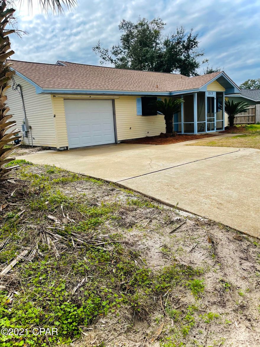 Currently under Contract But seller taking Back Up Offers!

Newly renovated inside, New central AC & heat, new Hot Water heater, new roof 2018. 

Cute open Floor plan! High open beam living room ceiling & an extra bonus room!

 Good first time home, Beach house or rental investment. Great location!!

Extra hurricane screen covers on windows an added plus.

Come take a look, easy to show!

Pending but taking back-Up Offers!