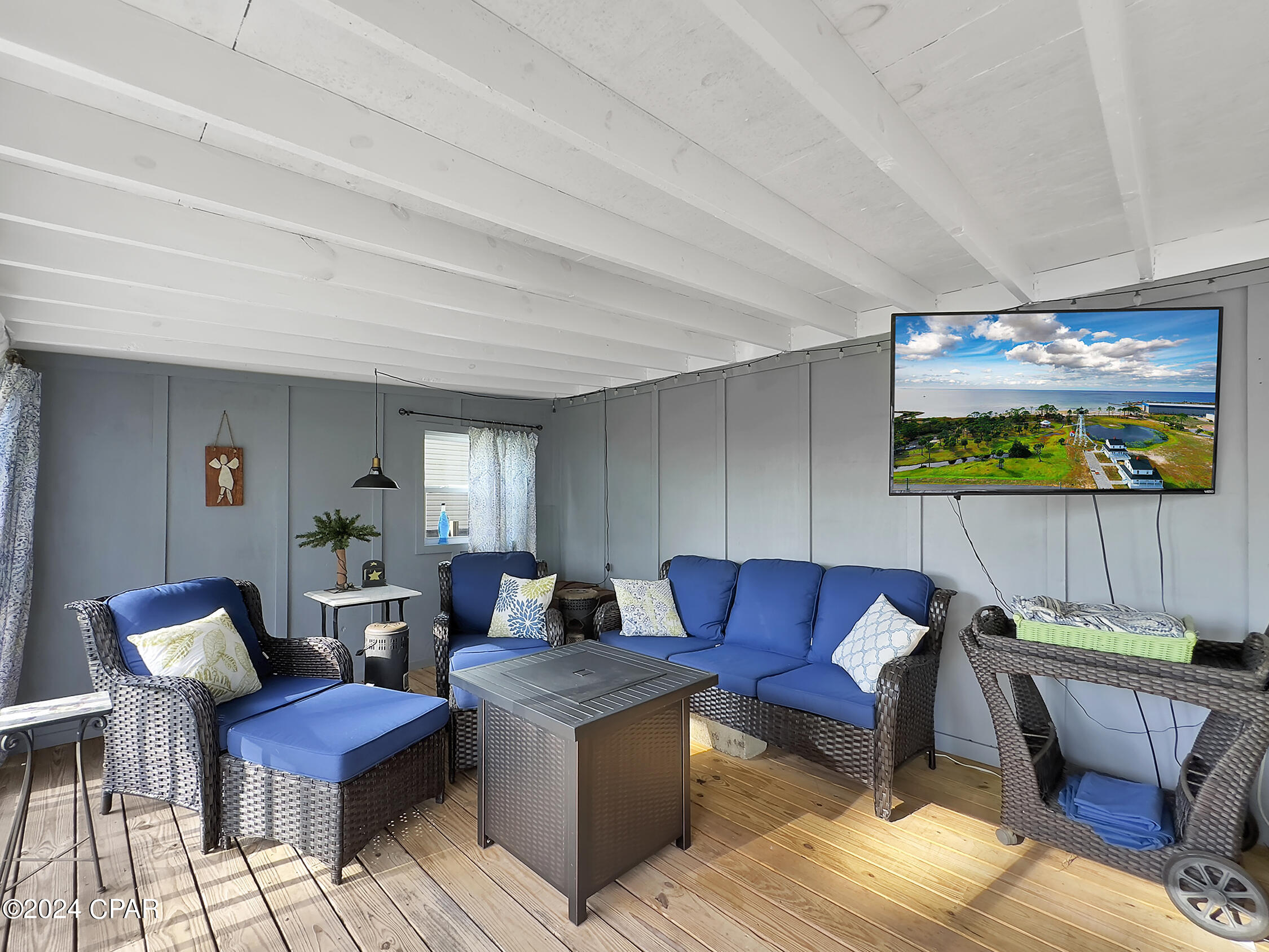 Palm Breeze - Residential