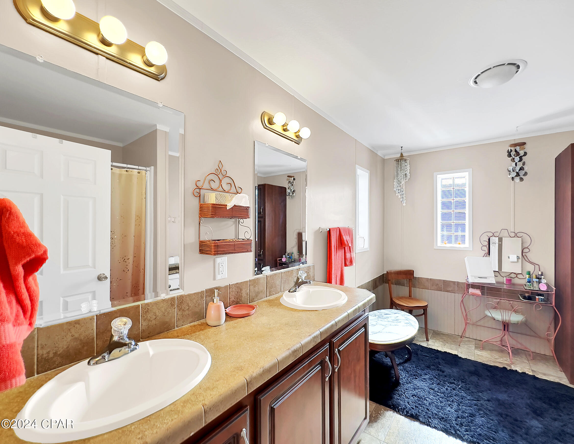 Palm Breeze - Residential