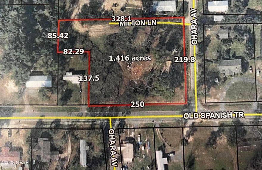 This is a portion of a parcel that will be divided. It is part of parcel ID 28-4N-07-0319-0000-0100. It will be approximately 1.416 acres. Great location for building a home with great school zone, city water and city sewage. Safe and affordable community!