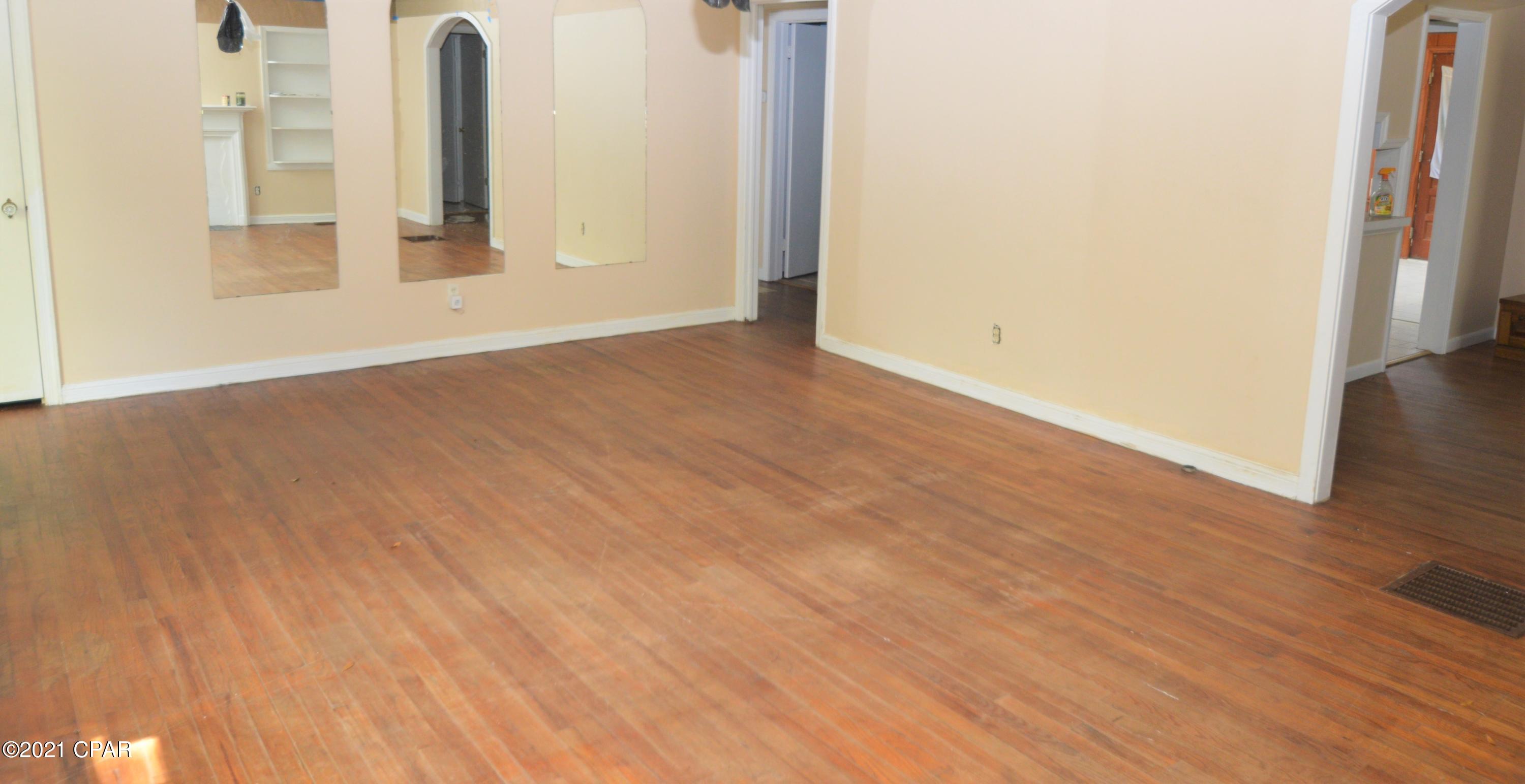 [No Recorded Subdiv] - Residential