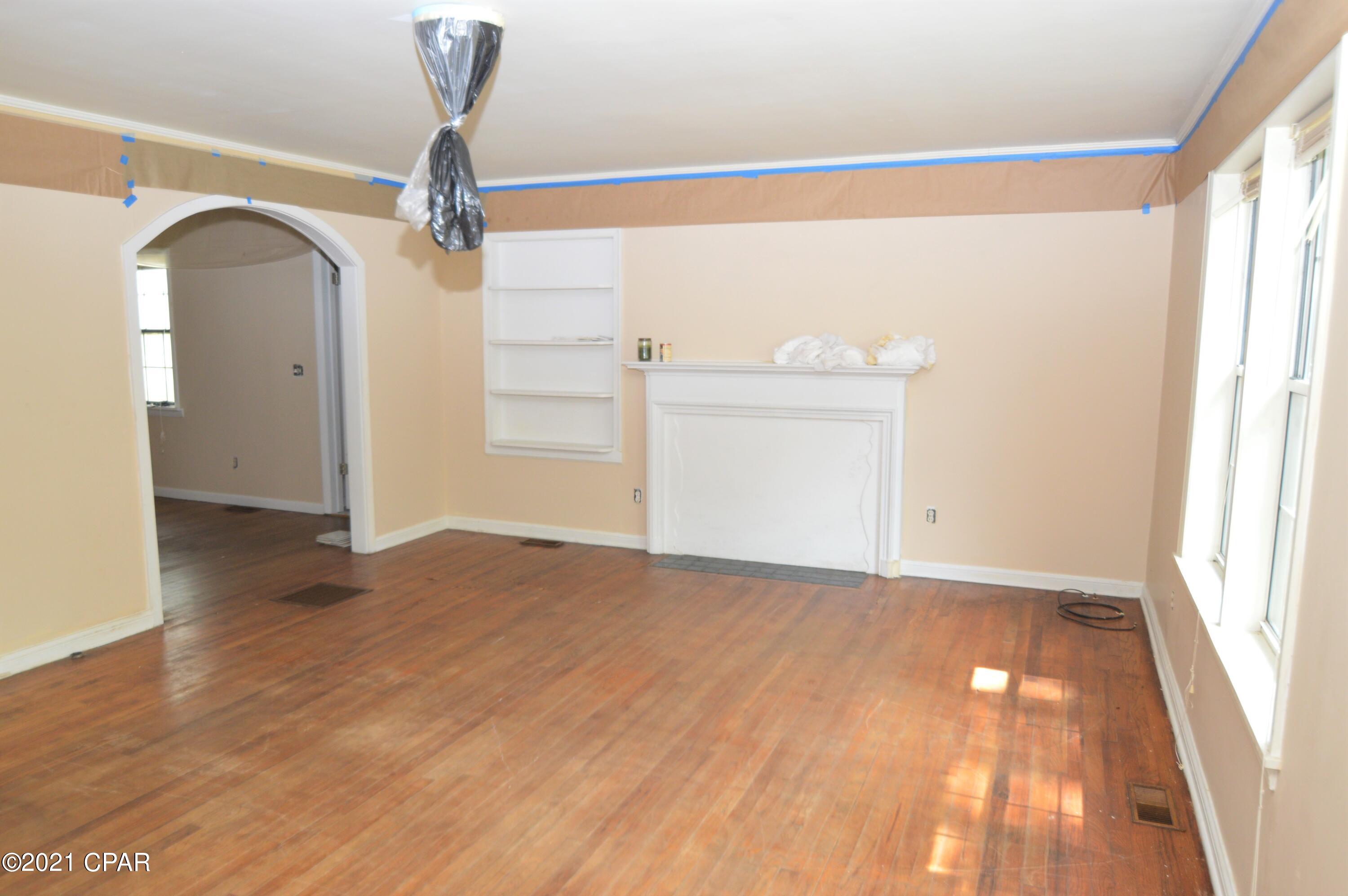 [No Recorded Subdiv] - Residential