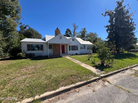 A home in Wewahitchka