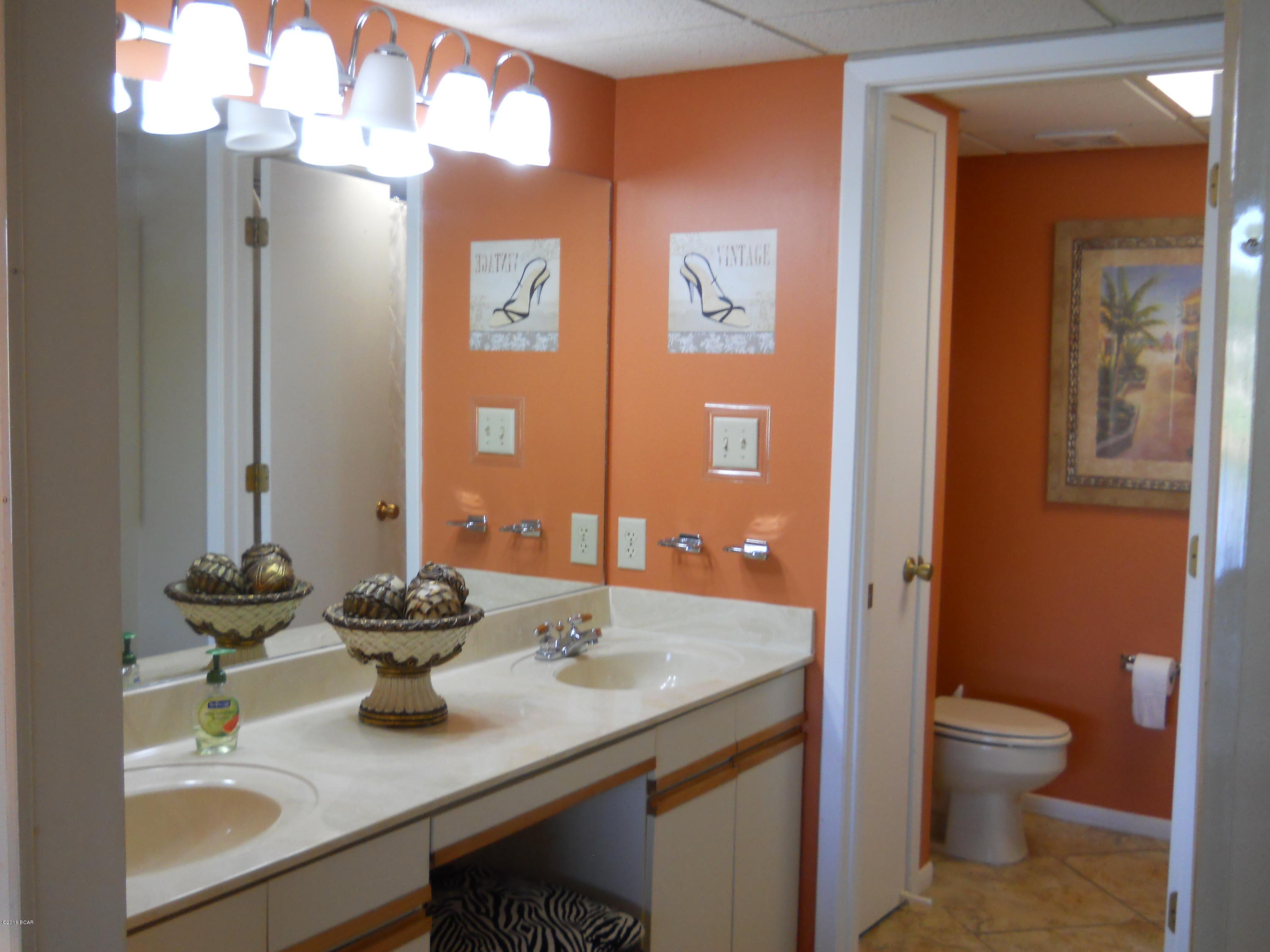 Edgewater Golf Villas V-A - Residential