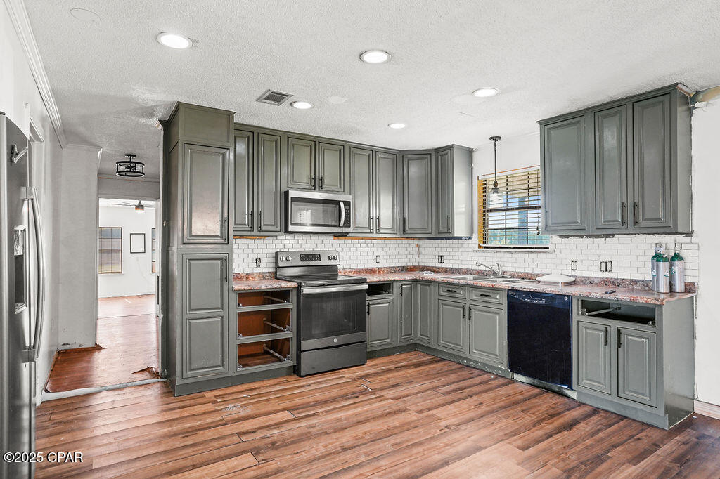 [No Recorded Subdiv] - Residential