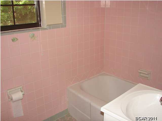 Lake Drive Heights 1st - Residential Lease