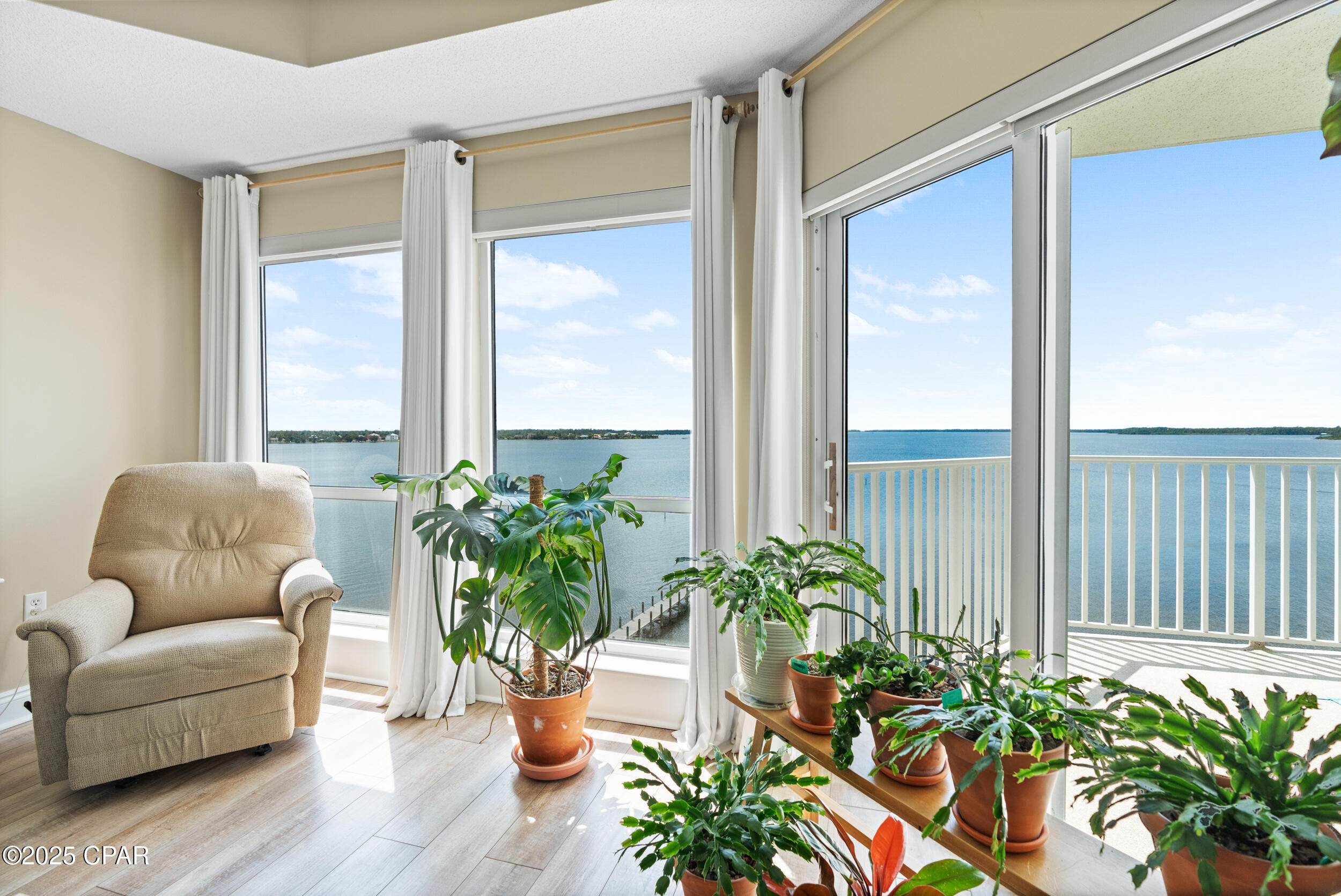 Marina Bay Condo - Residential