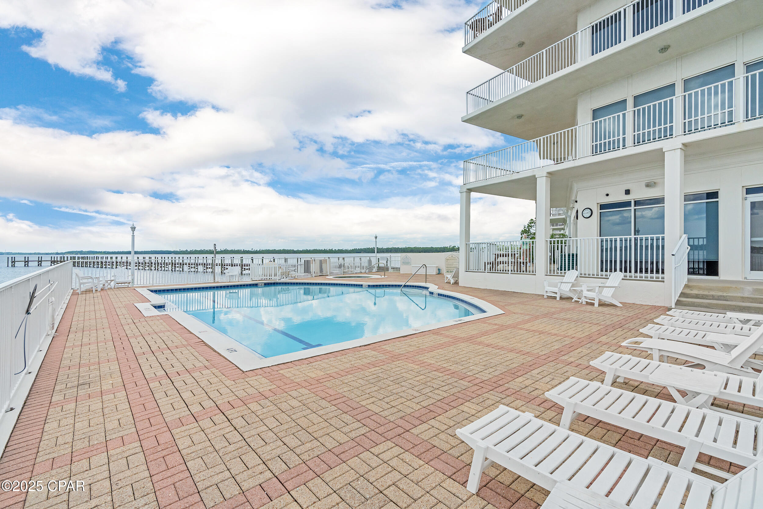 Marina Bay Condo - Residential