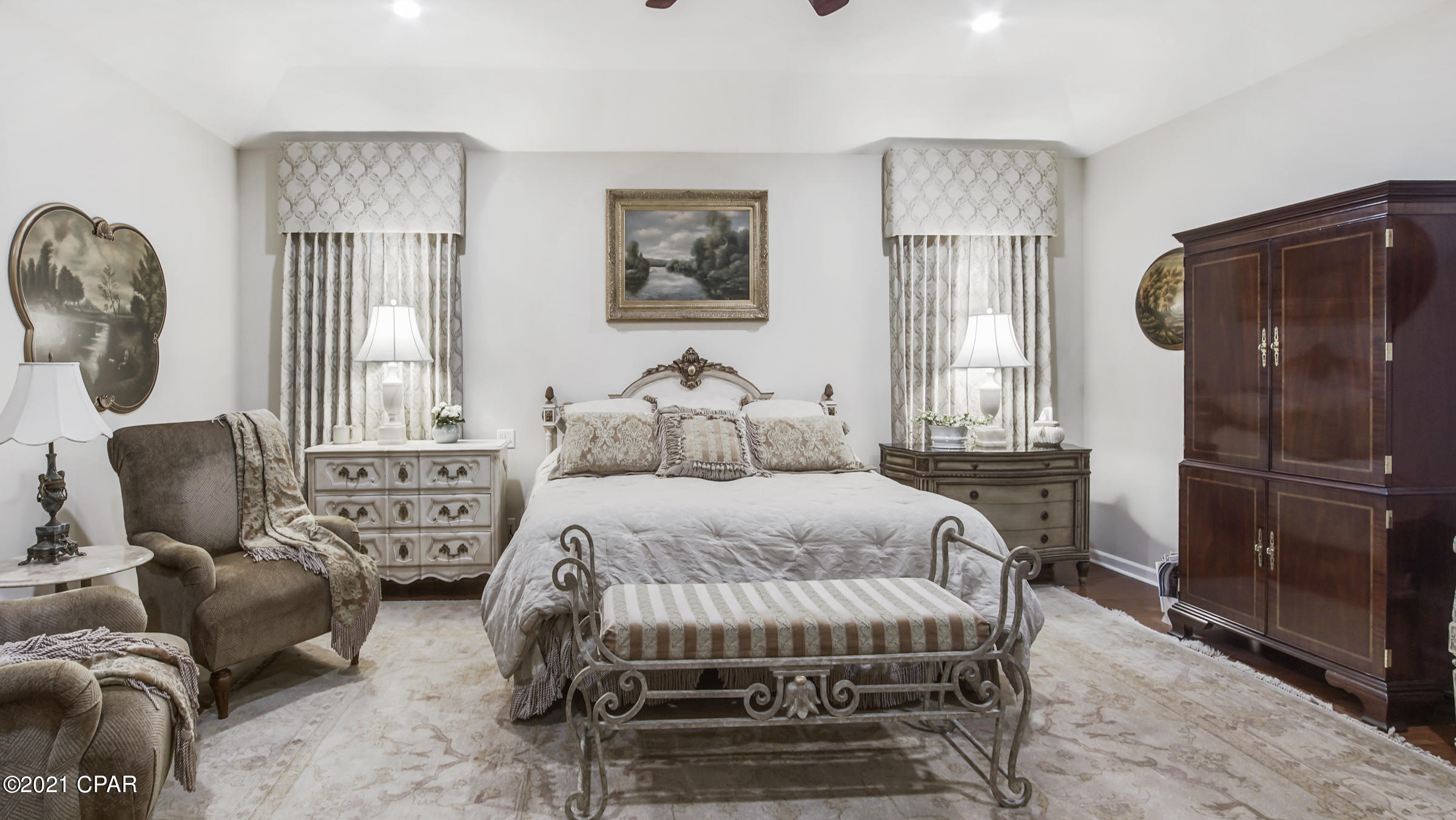 North Oaks - Residential