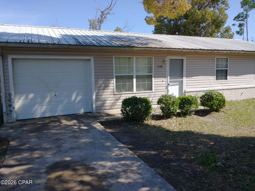 Handyman special...home needs work, but has a metal roof and large yard. Cash only sale. Utilities will not be on for inspections, but seller knows of no issues with plumbing or electrical. Renters moved out recently.