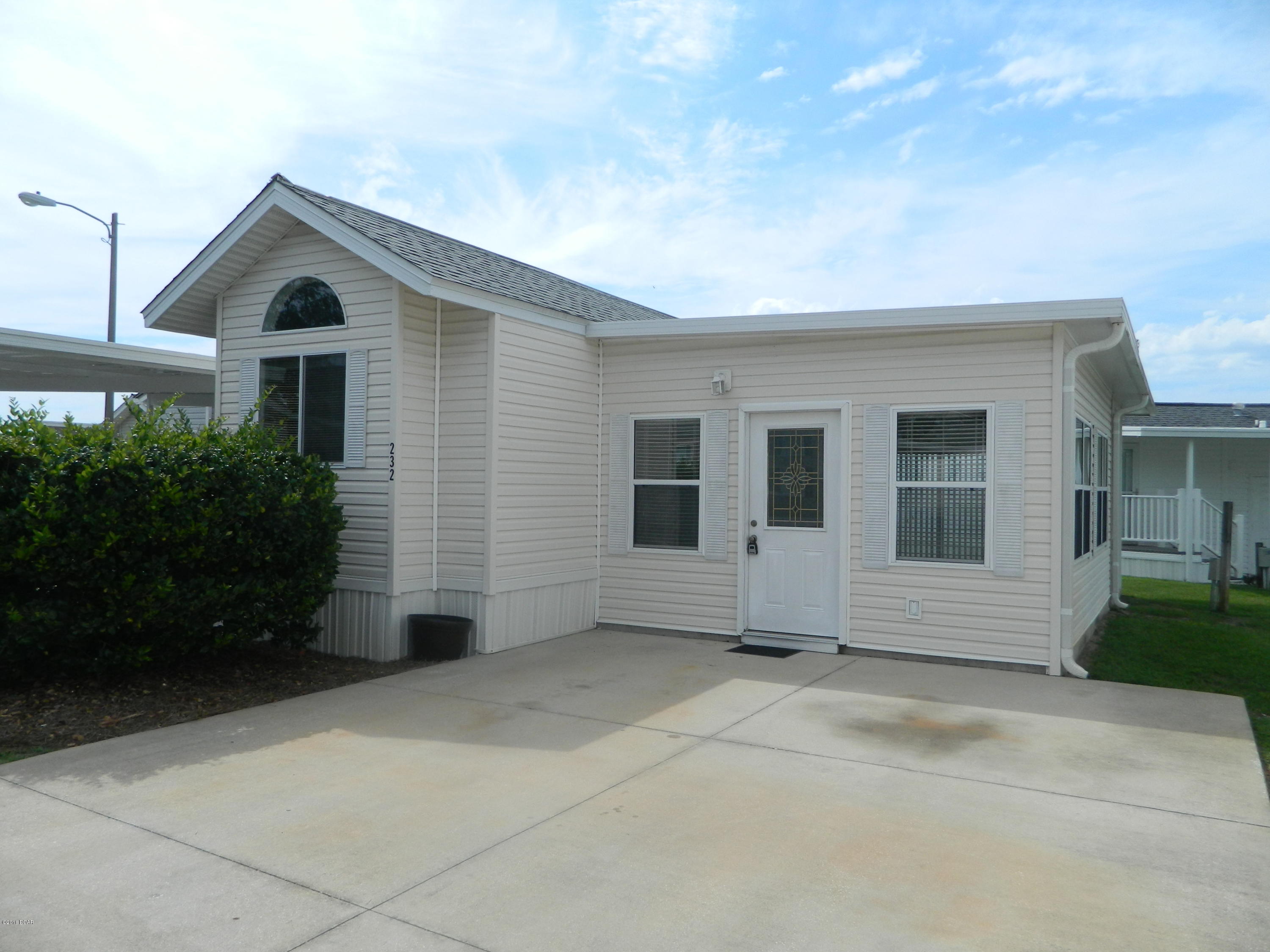 Emerald Pointe Resort - Residential Lease