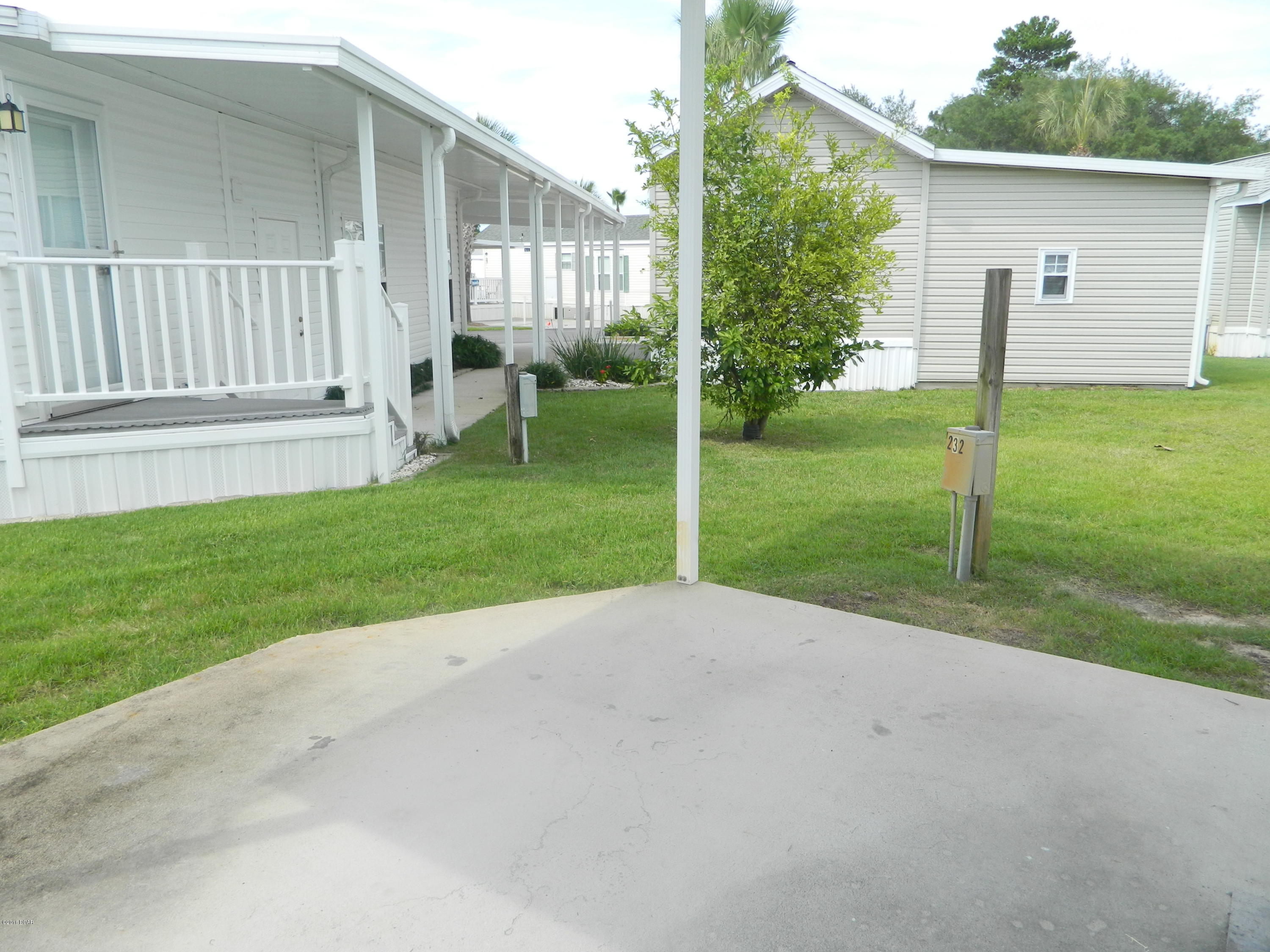 Emerald Pointe Resort - Residential Lease