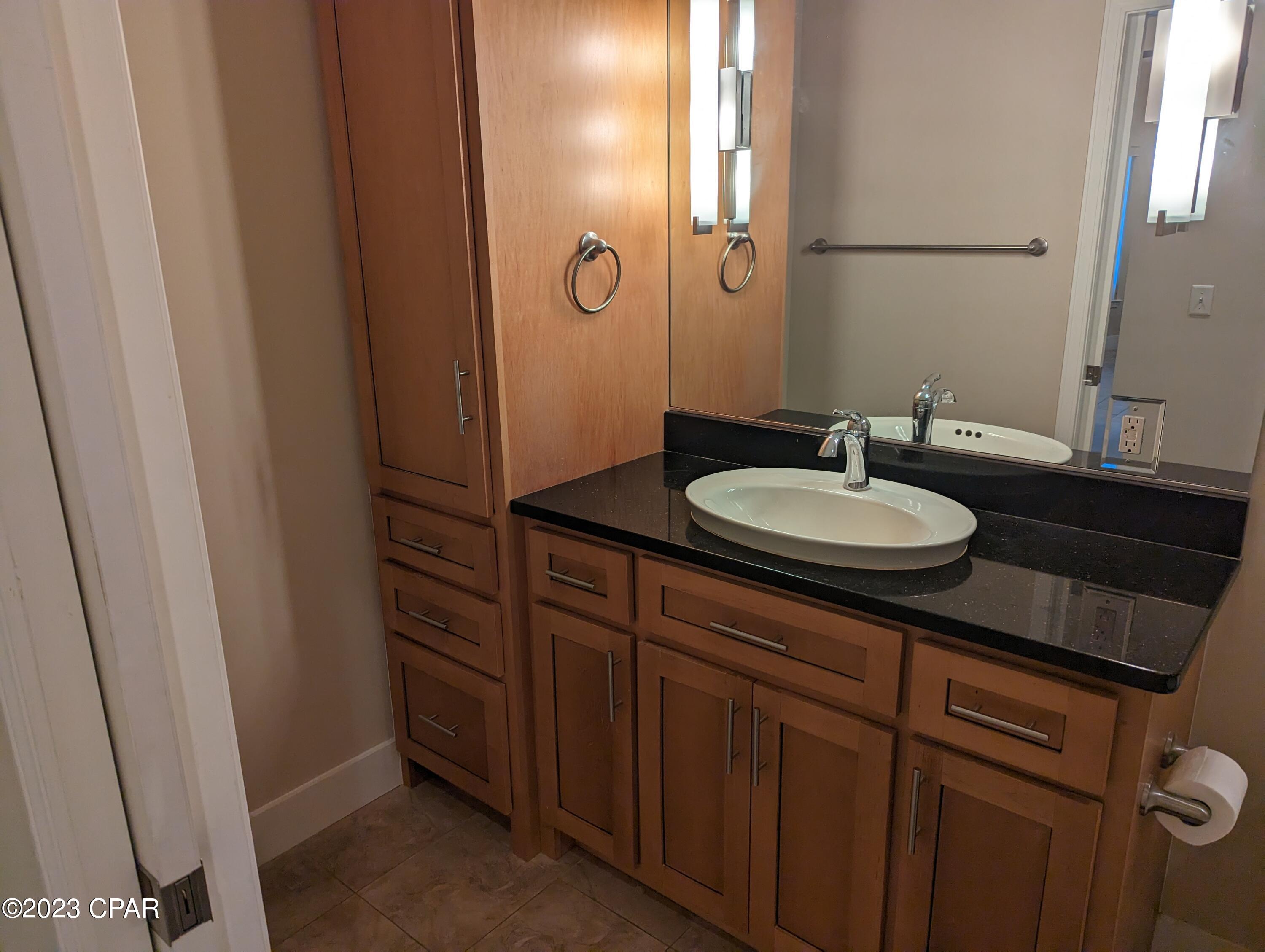 Country Club Harbour Estates - Residential Lease