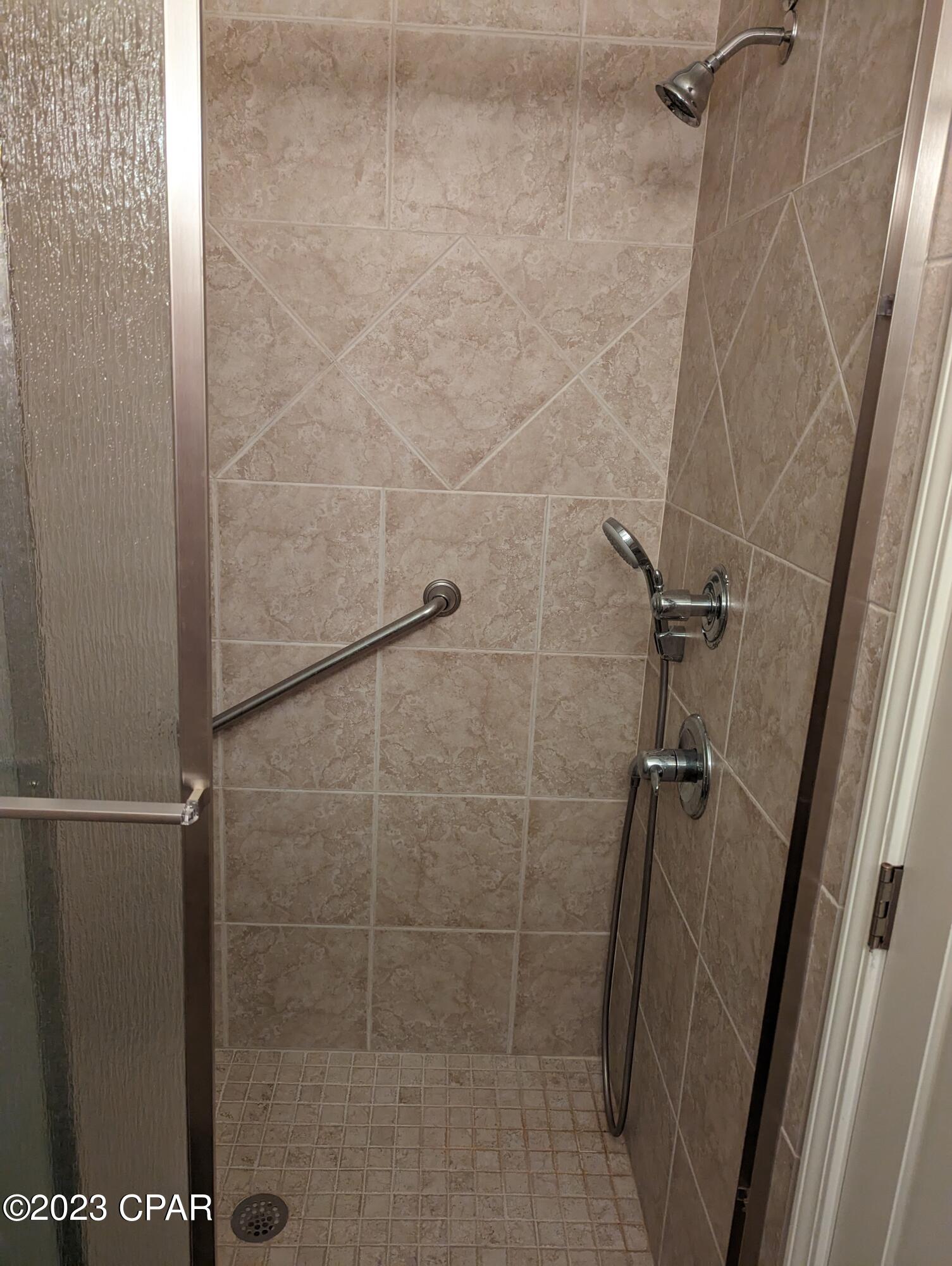 Country Club Harbour Estates - Residential Lease