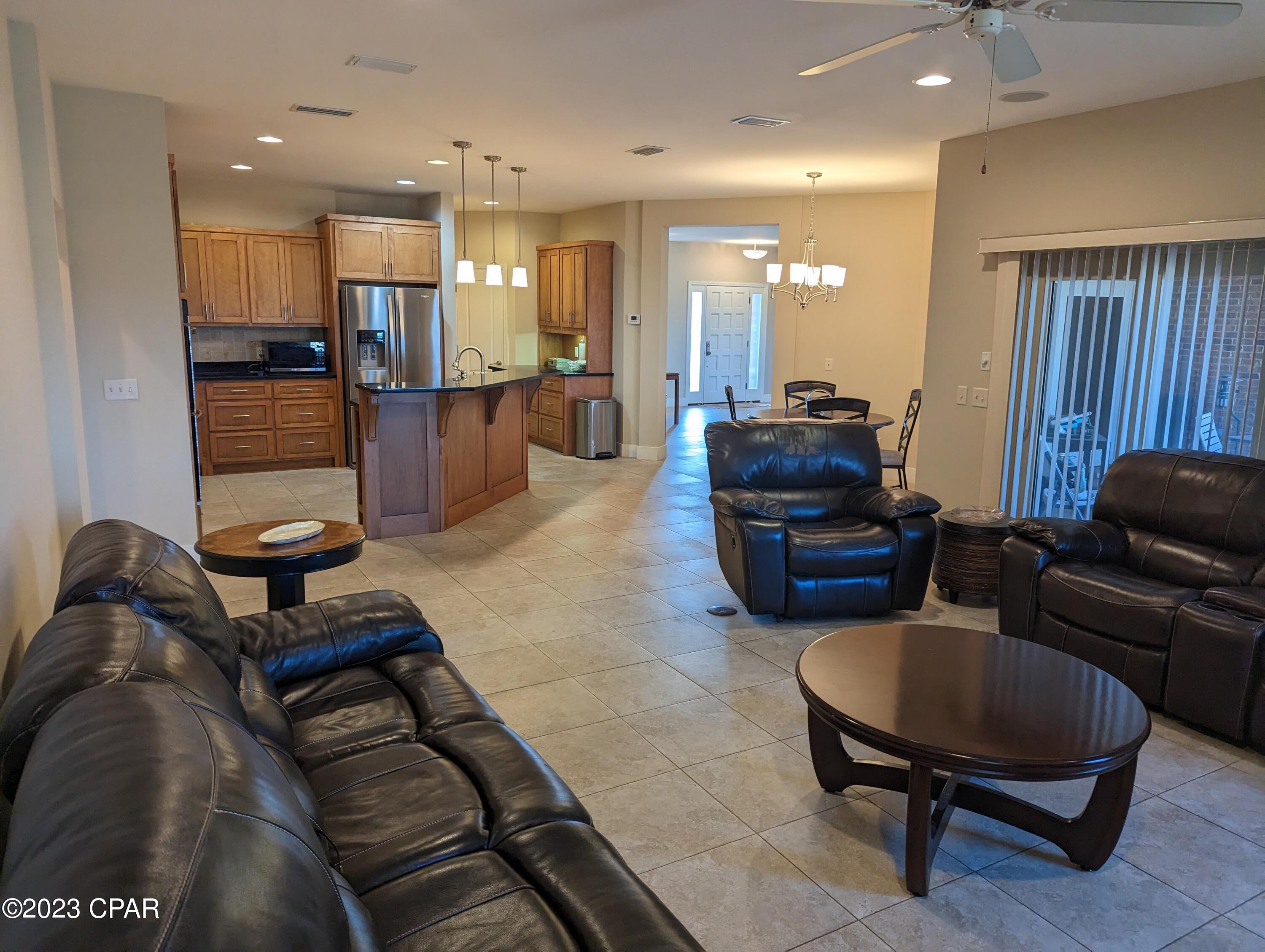 Country Club Harbour Estates - Residential Lease