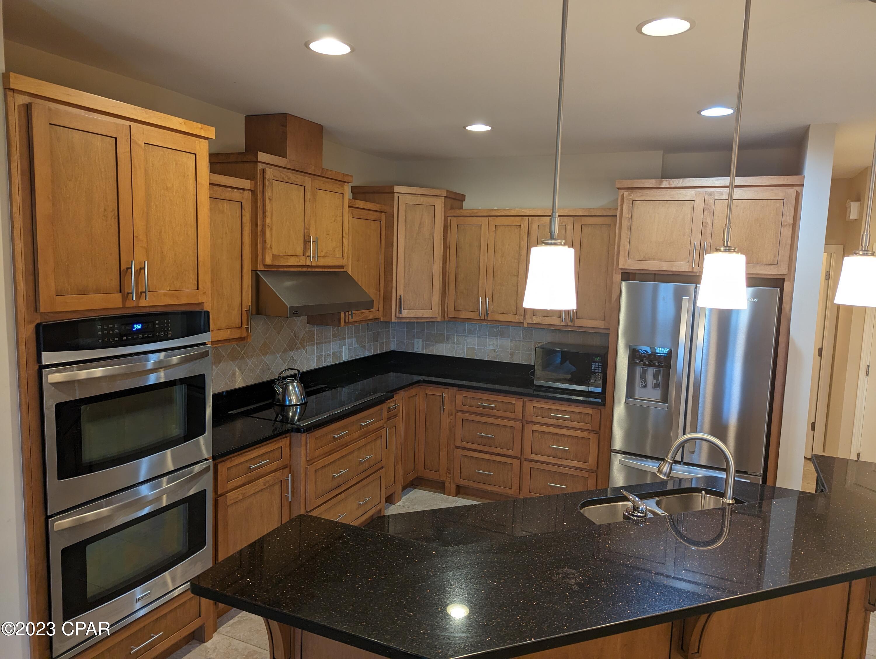 Country Club Harbour Estates - Residential Lease