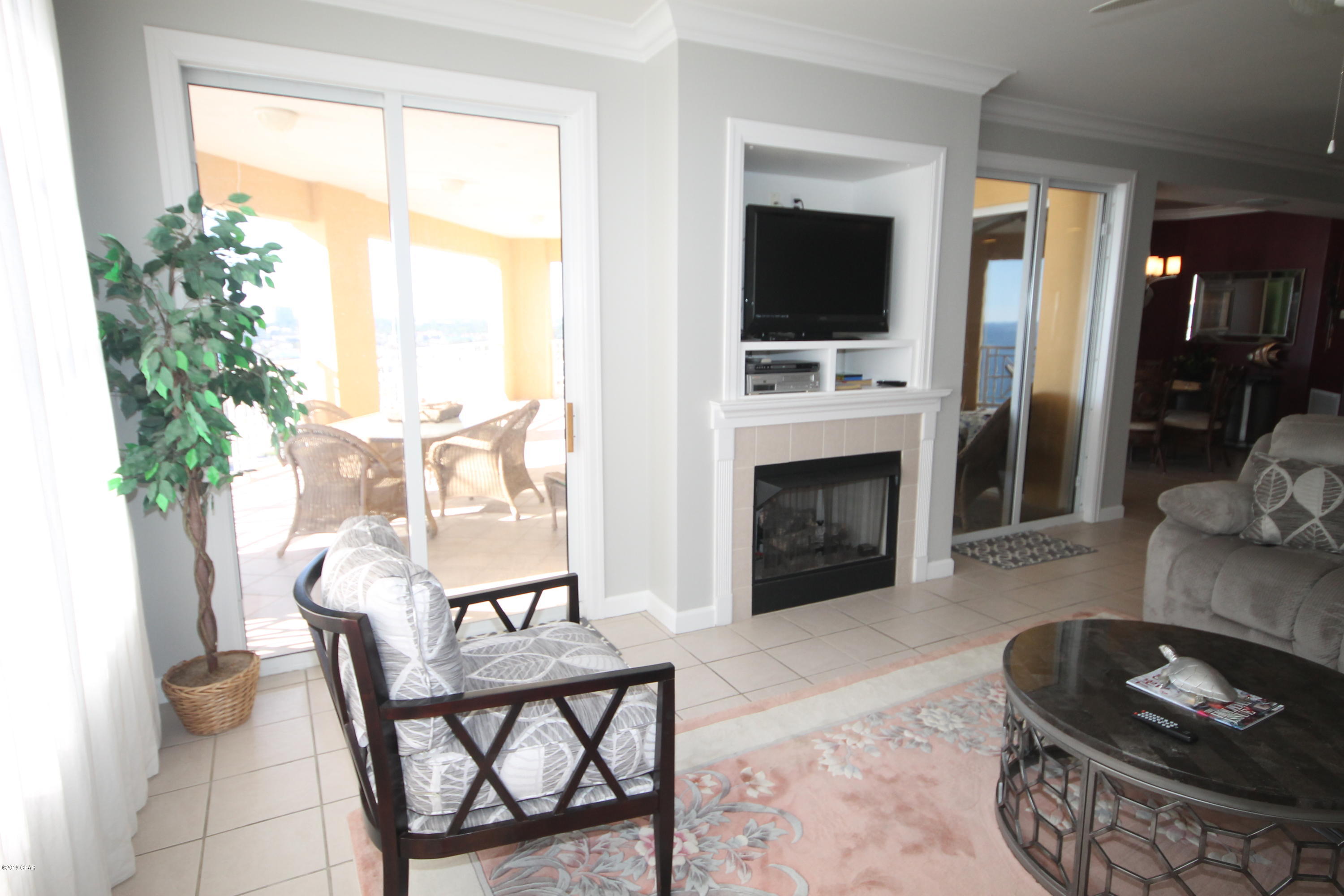 En Soleil Condo - Residential