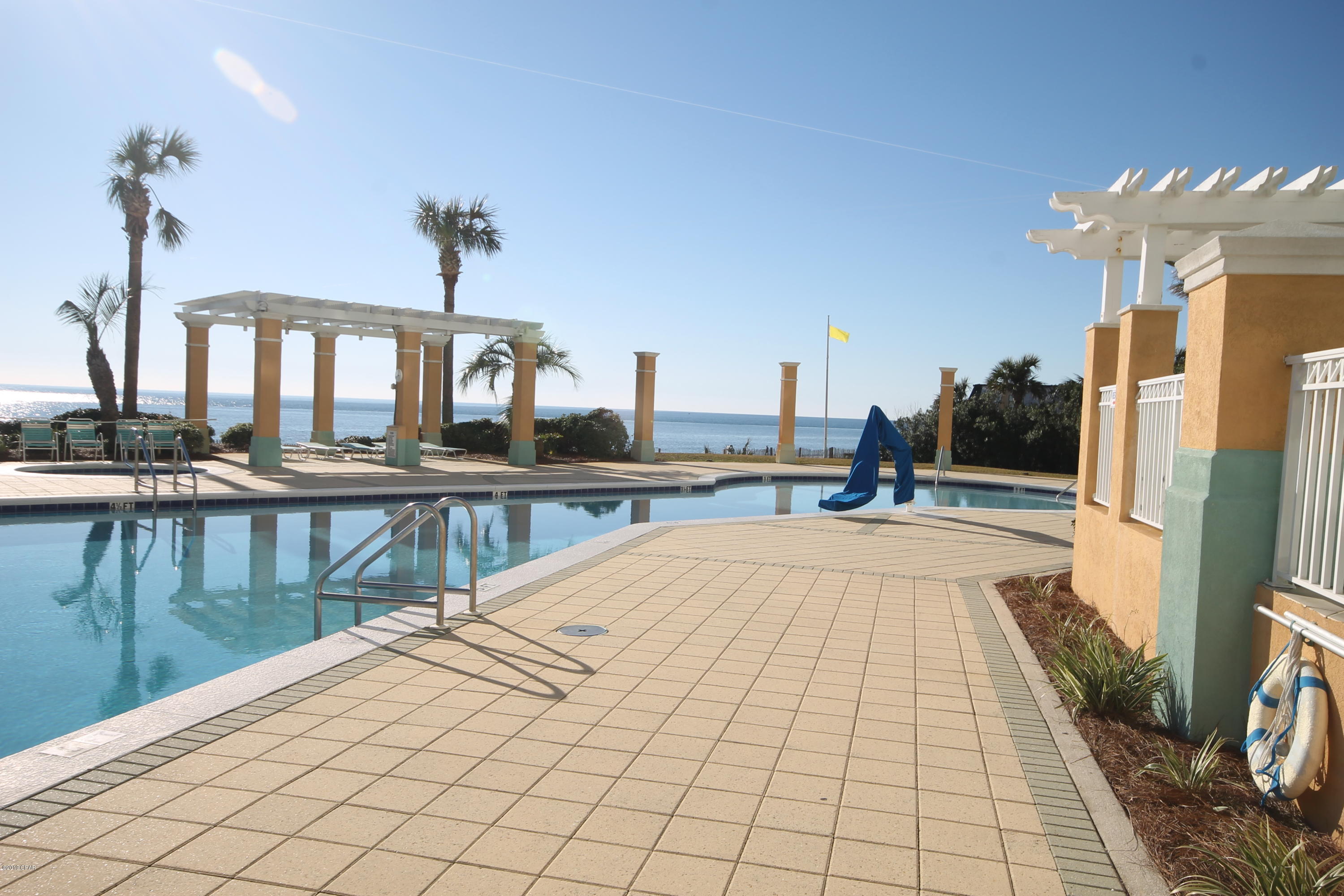 En Soleil Condo - Residential