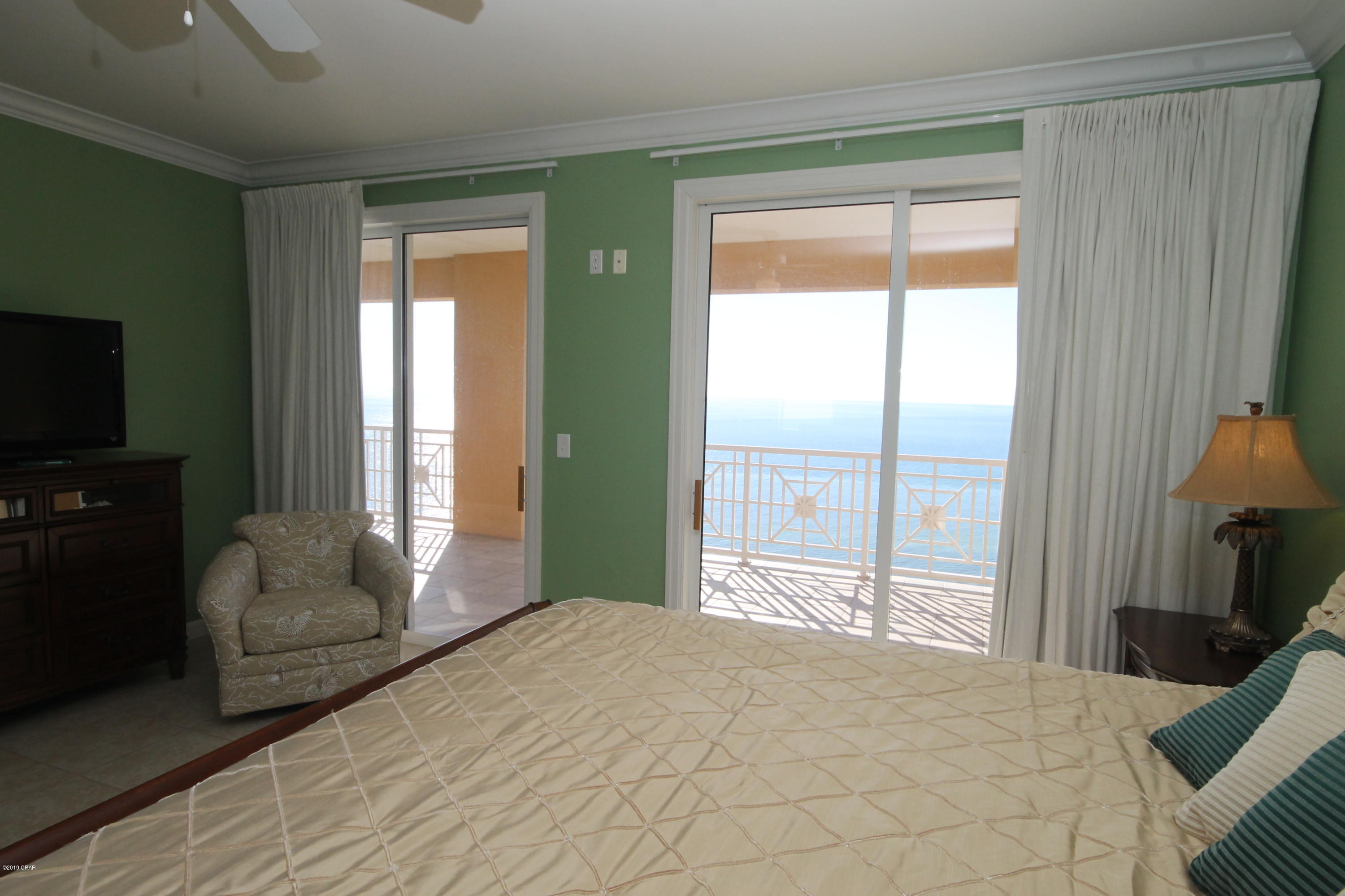 En Soleil Condo - Residential