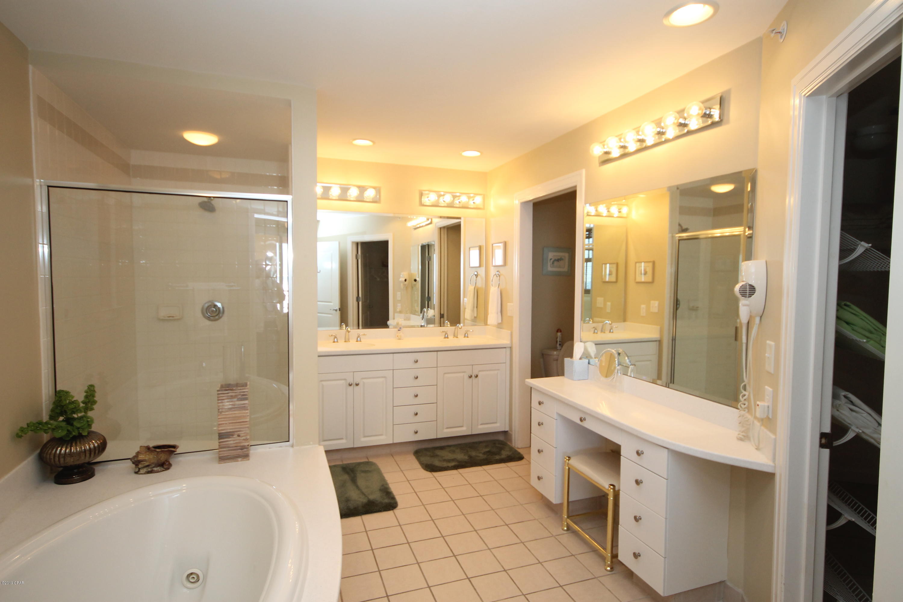 En Soleil Condo - Residential