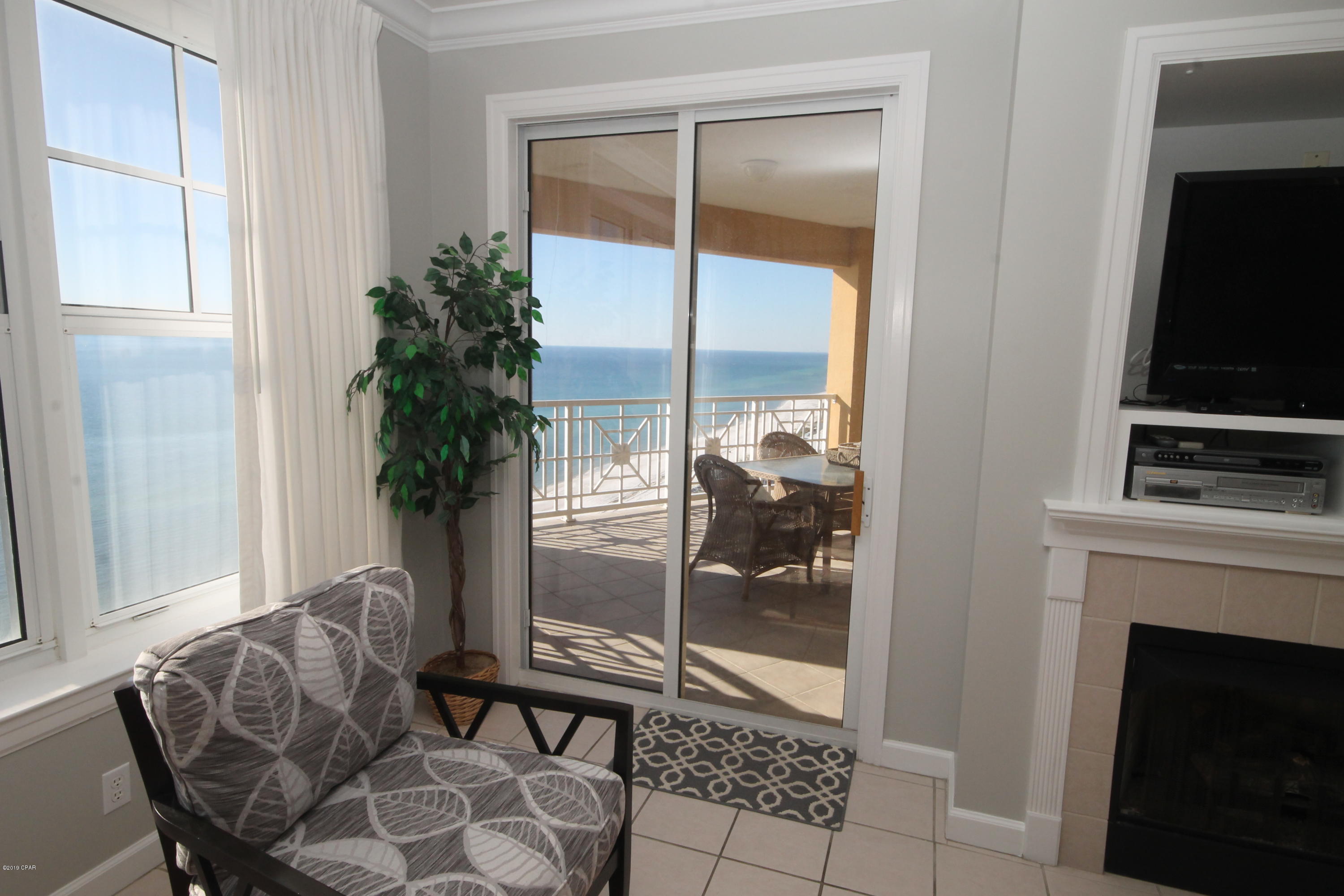 En Soleil Condo - Residential