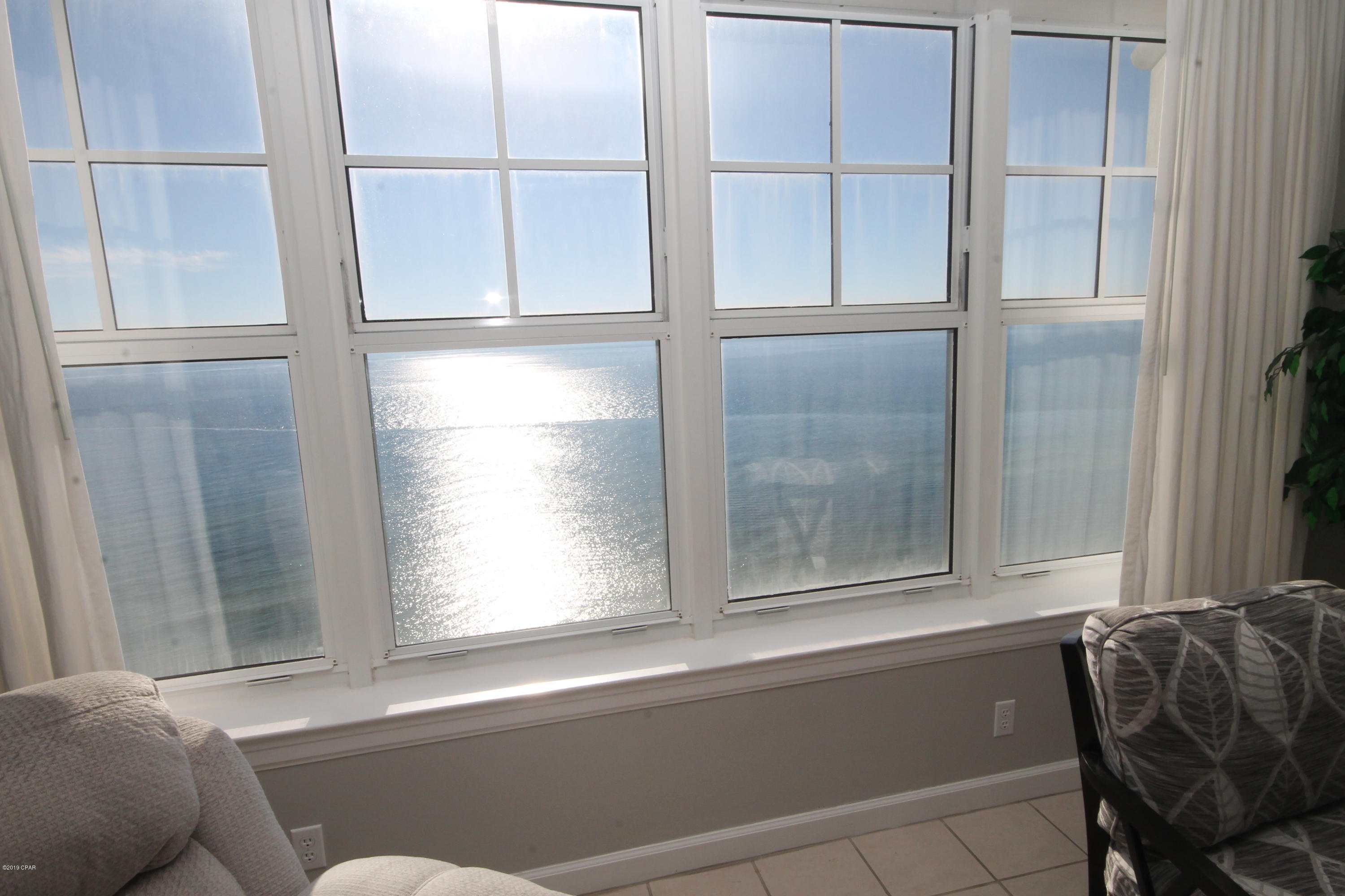 En Soleil Condo - Residential