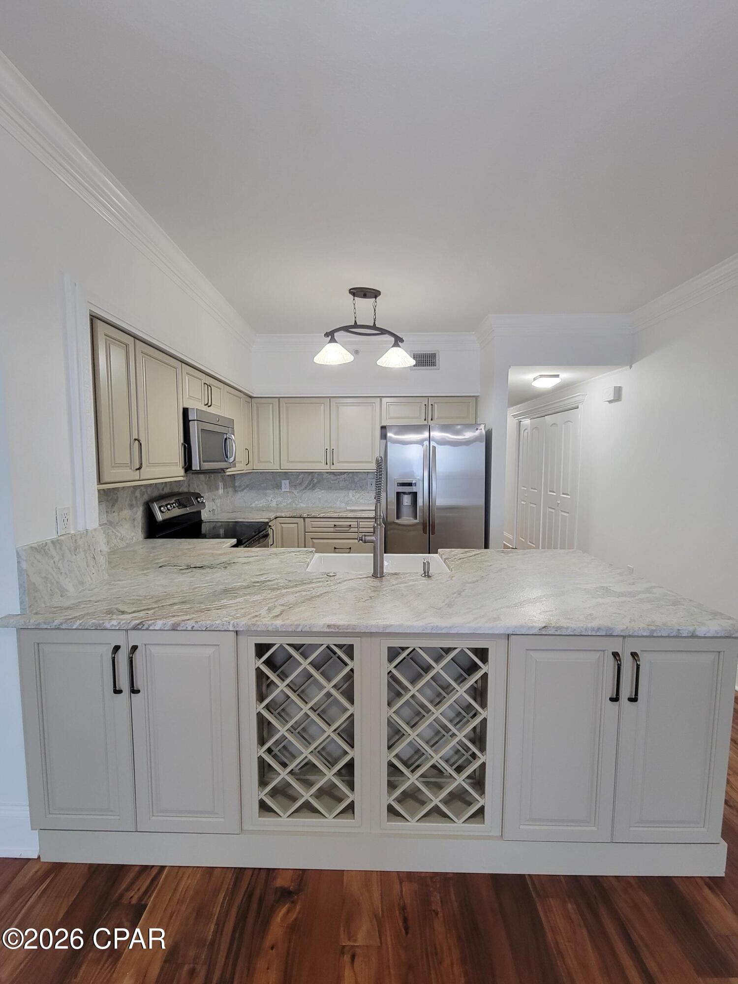 Magnolia Bay Club - Residential