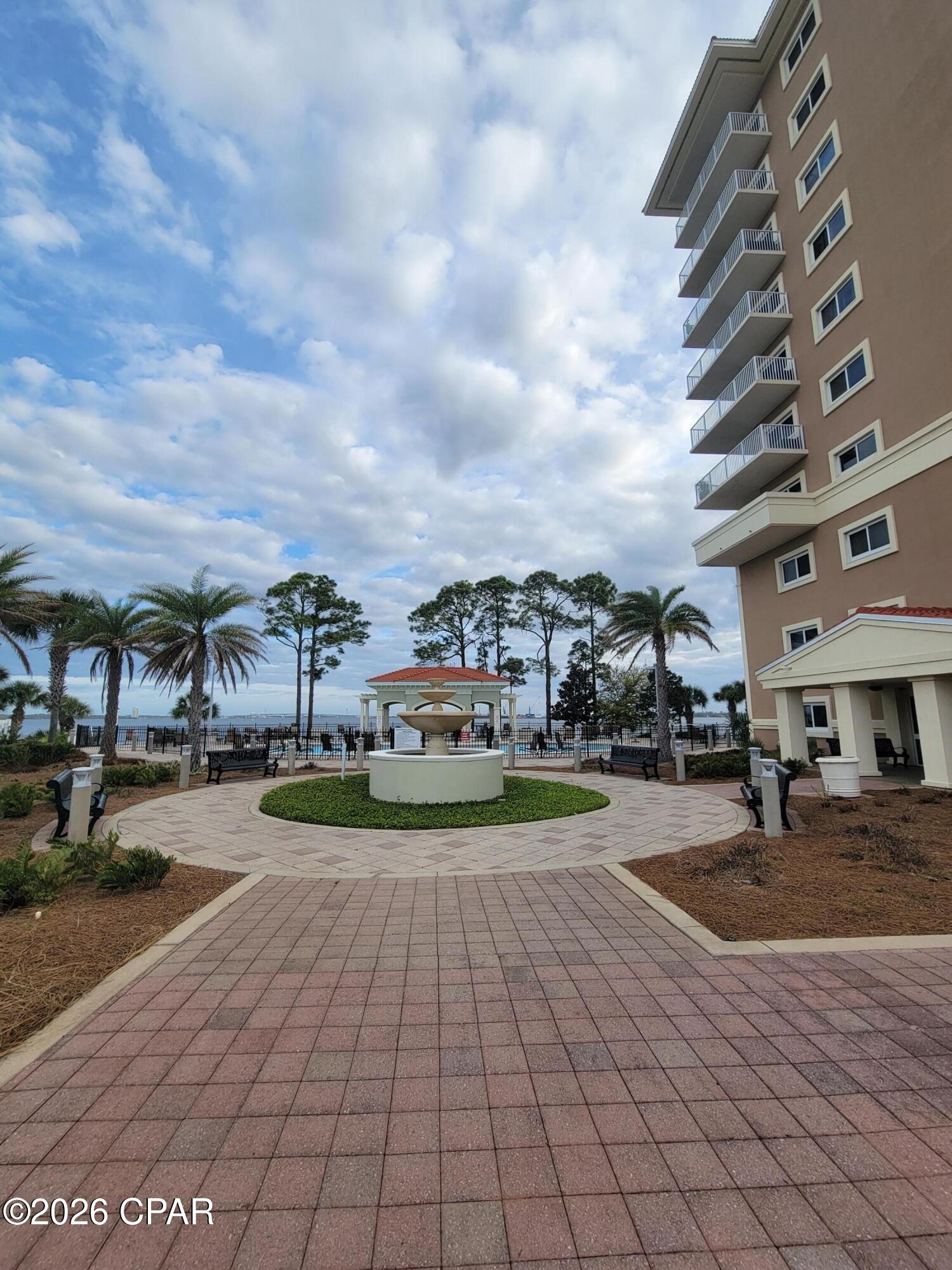 2400 Grandiflora Boulevard 904