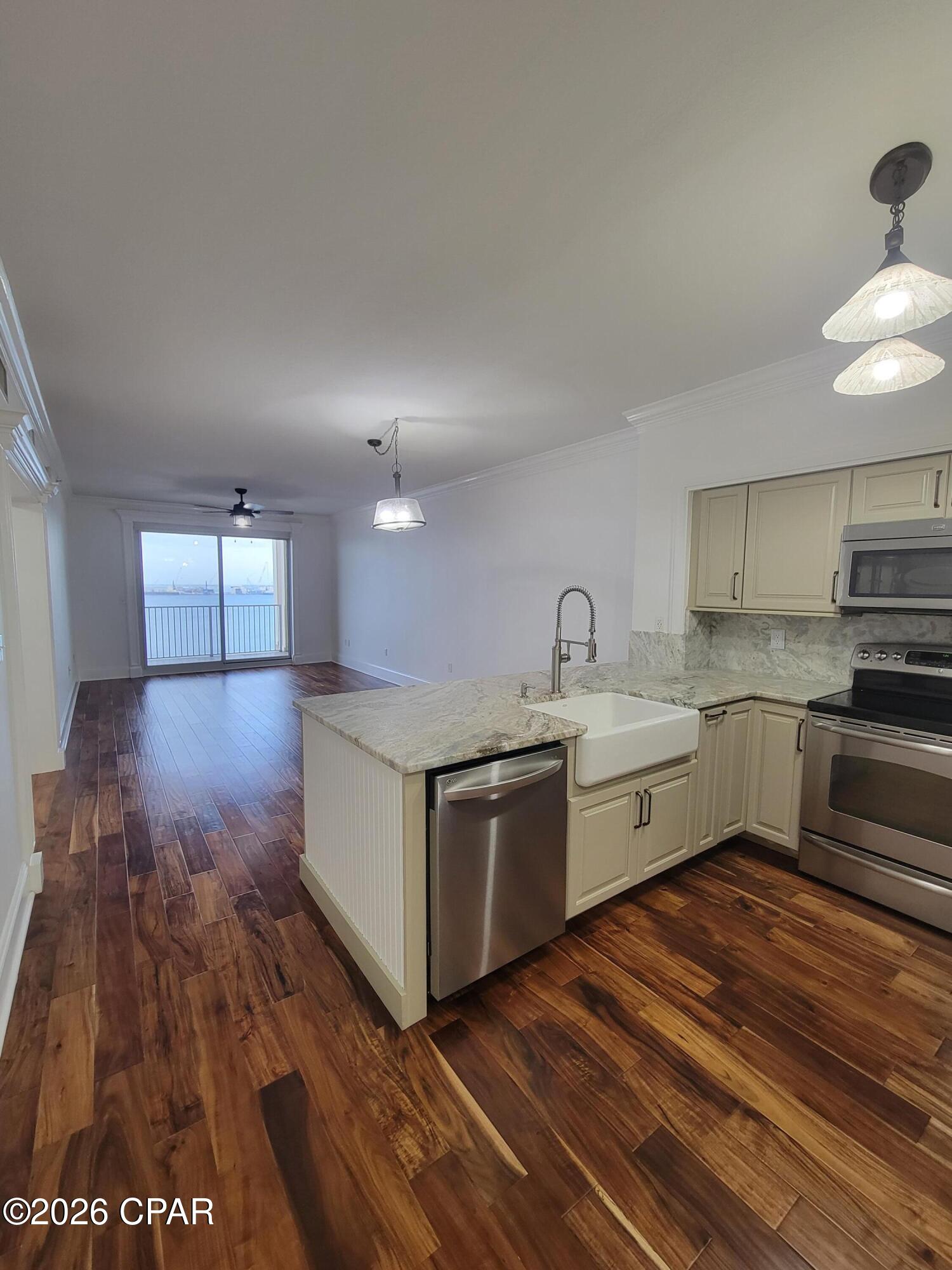 Magnolia Bay Club - Residential