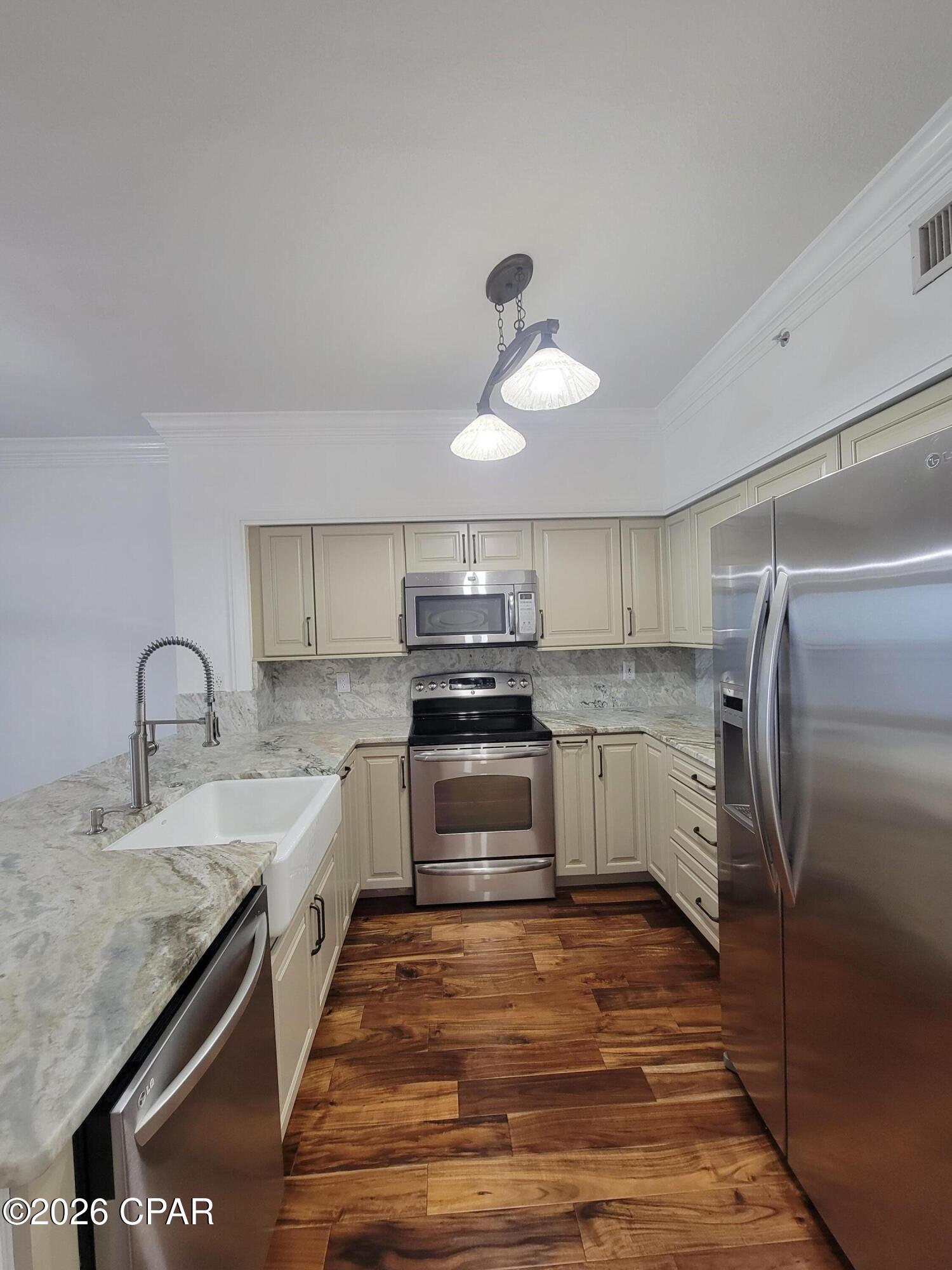 Magnolia Bay Club - Residential