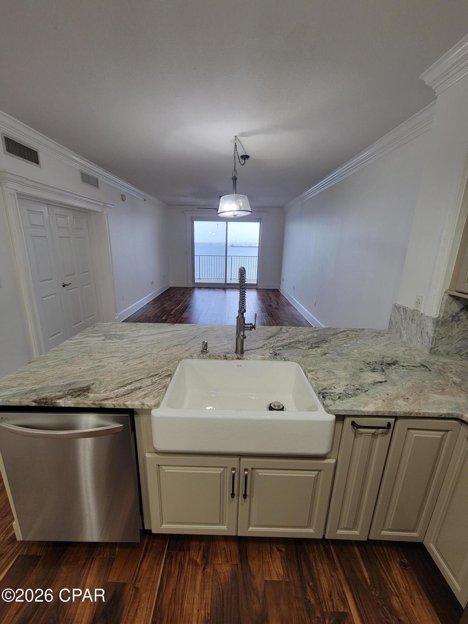 Magnolia Bay Club - Residential