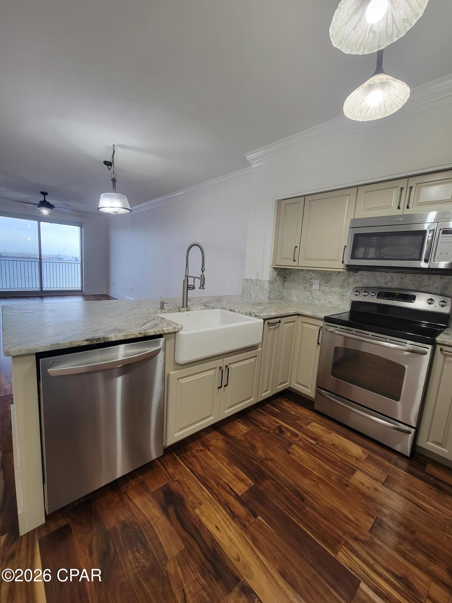 Magnolia Bay Club - Residential