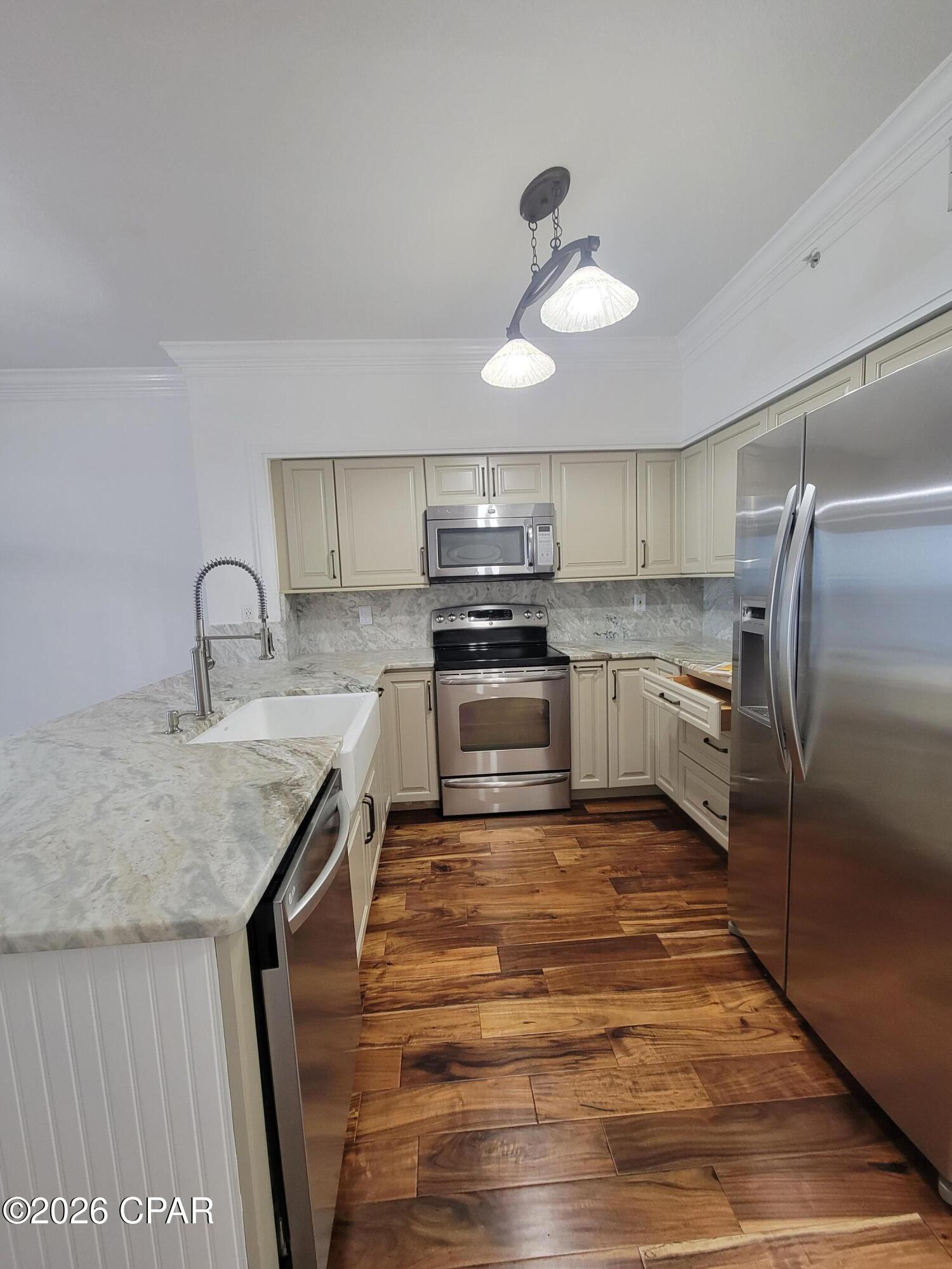 Magnolia Bay Club - Residential